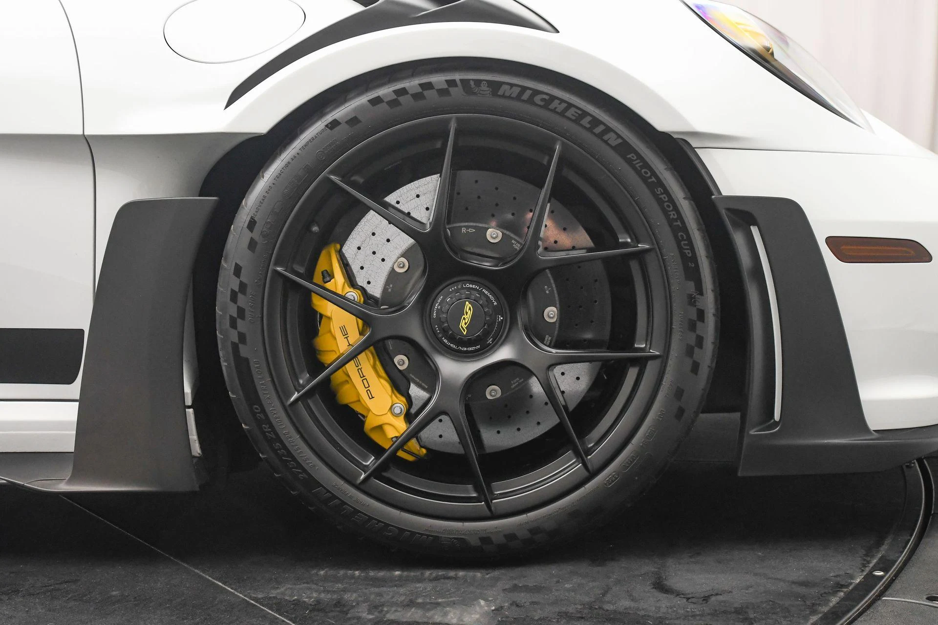 mph032_3044425157_Used_2025_Porsche_911_GT_3_RS_1757454231_e6a3d9d80b