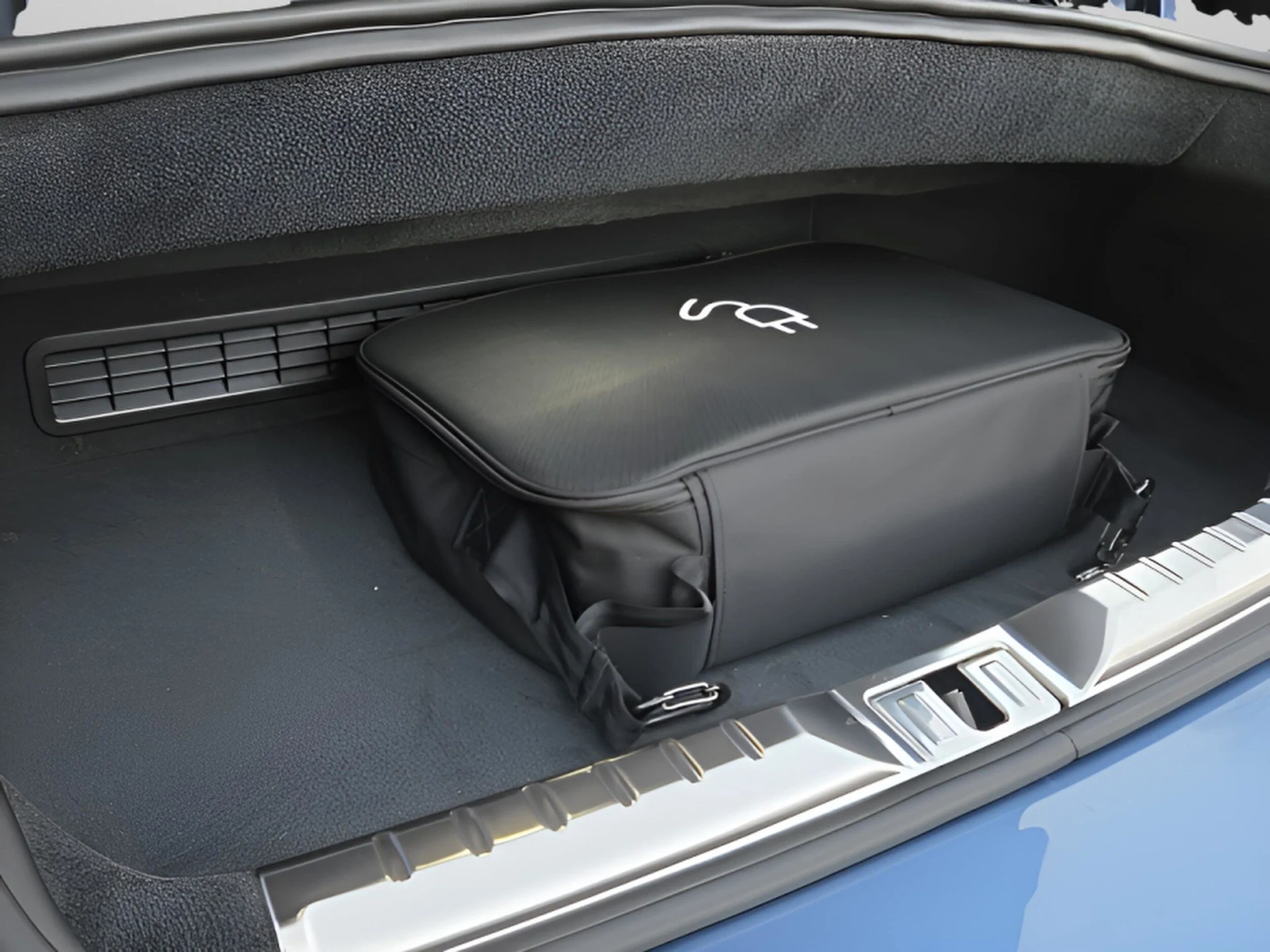 mph032_304850688_8a17fa1494636a423e94be43d8b0a214x_aec87f9c45