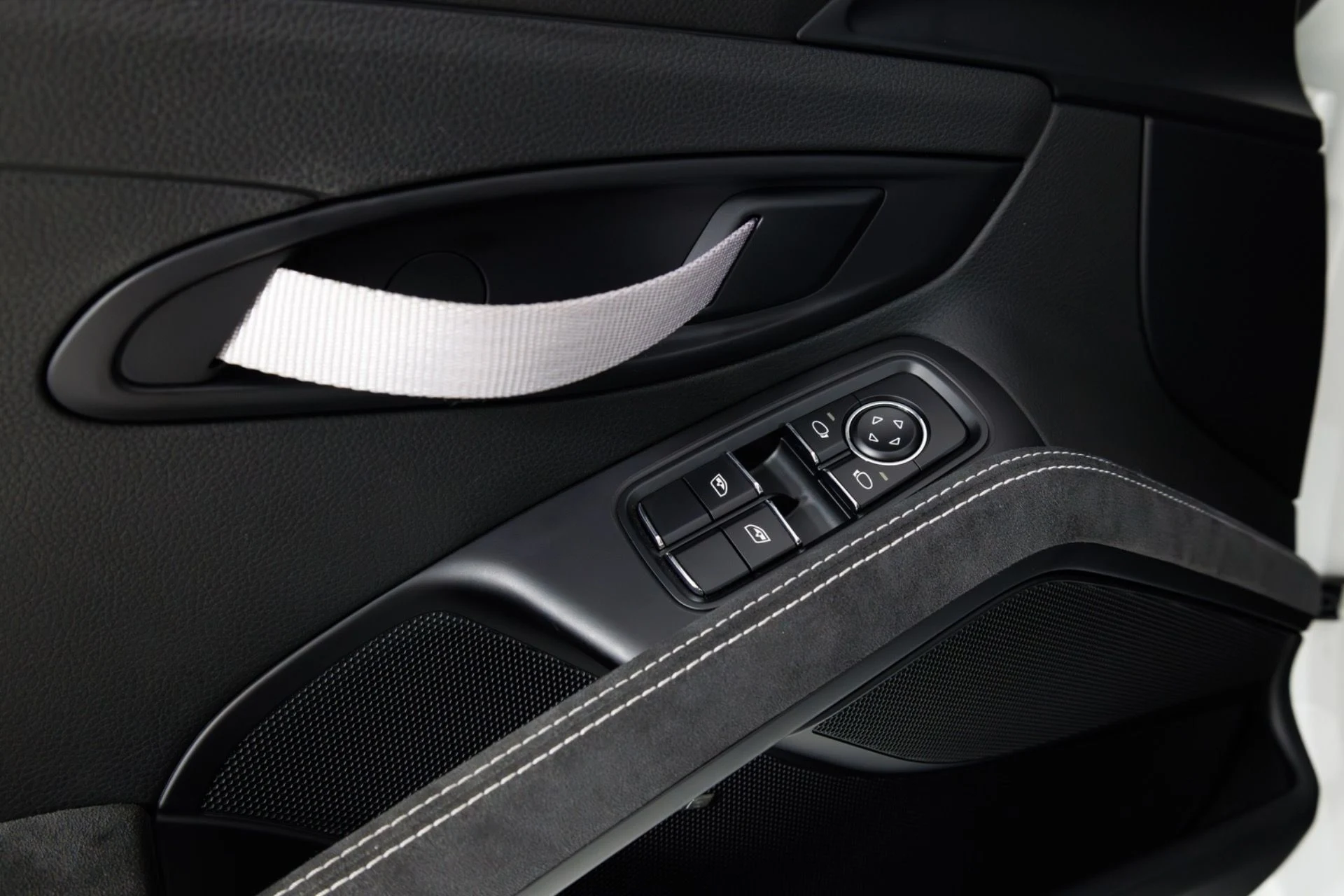 mph032_3052141829_Used_2019_Porsche_911_GT_3_RS_1774651730_bf5e363505