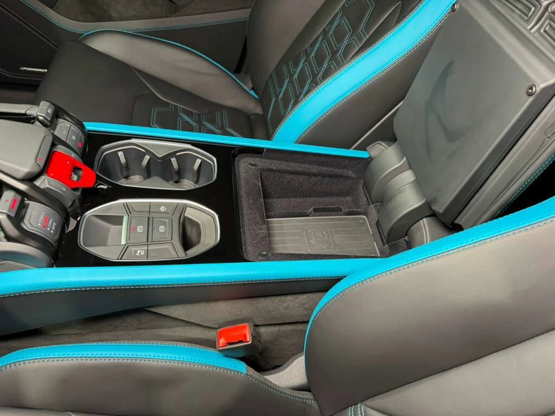 mph032_3053990201_8c7584018bb3104edae5d58e1b007e69_caa2cd30b4