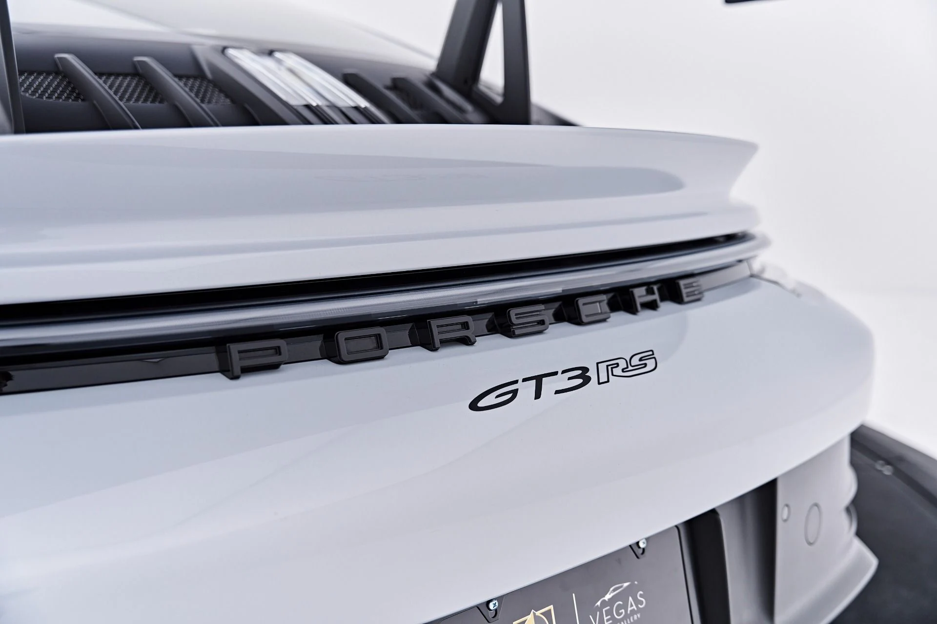 mph032_3064114839_Used_2025_Porsche_911_GT_3_RS_1790364138_4269db2f73