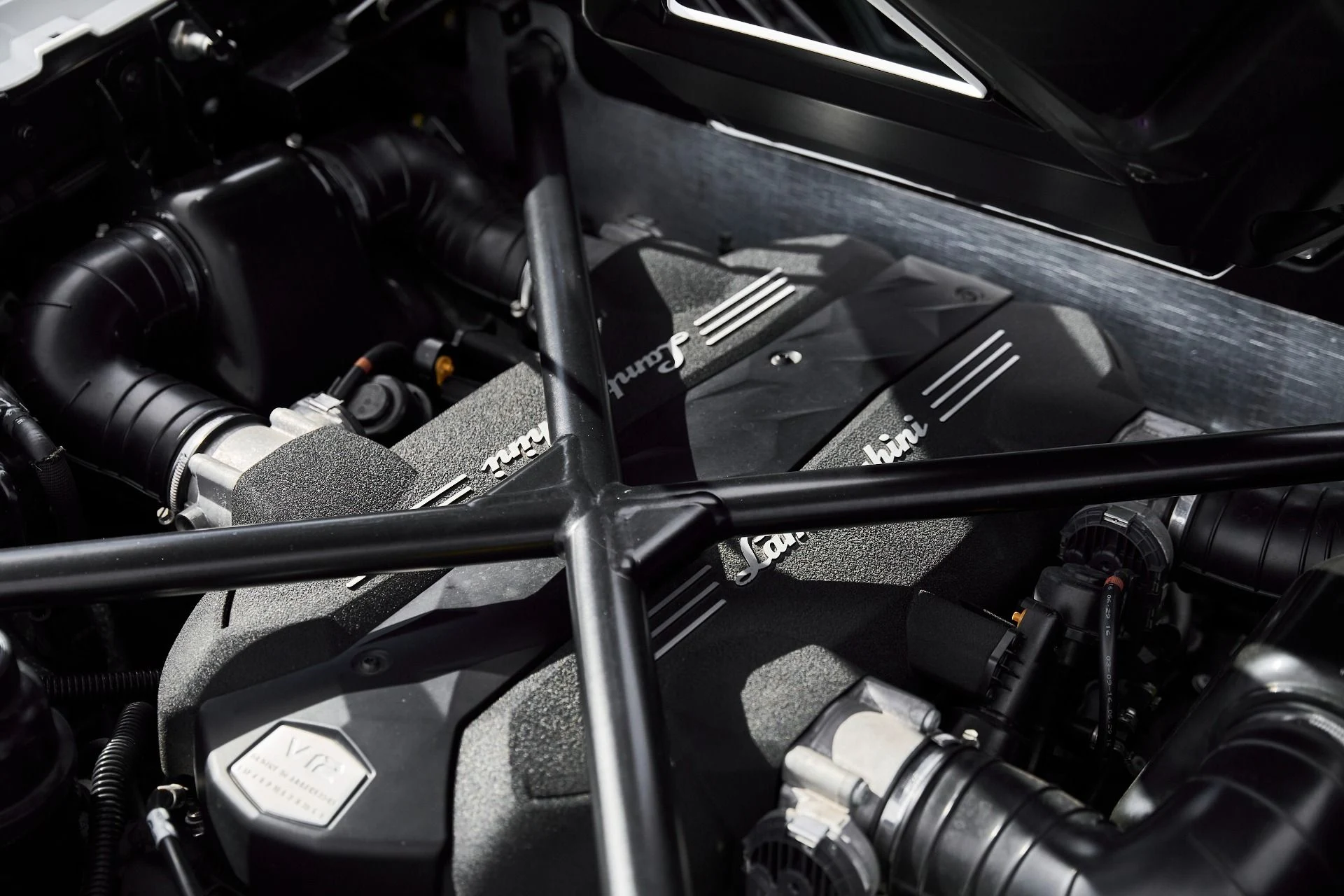 mph032_3082030899_Used_2017_Lamborghini_Aventador_LP_750_4_Super_Veloce_1768358690_bee3909126