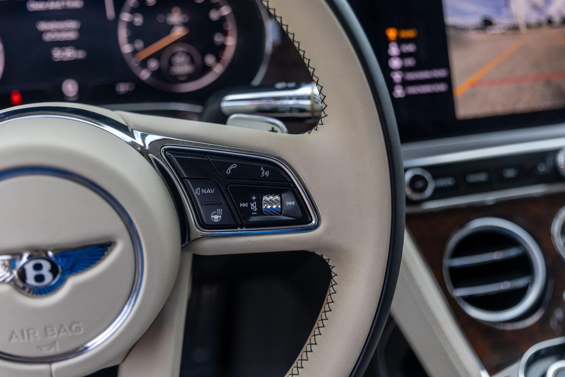 mph032_3088062196_Hi_Tech_Luxury_Imports_LLC_SCBCG_2_ZG_6_NC_090901_image_32_c9b94903b2