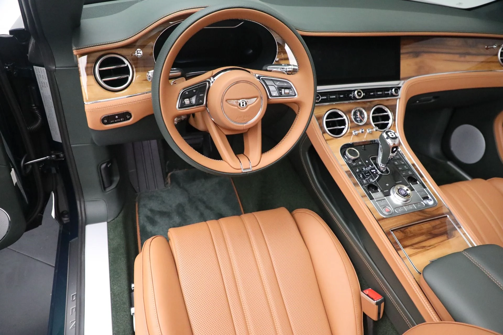 mph032_308901309_New_2024_Bentley_Continental_GTC_V8_1d93d776aa