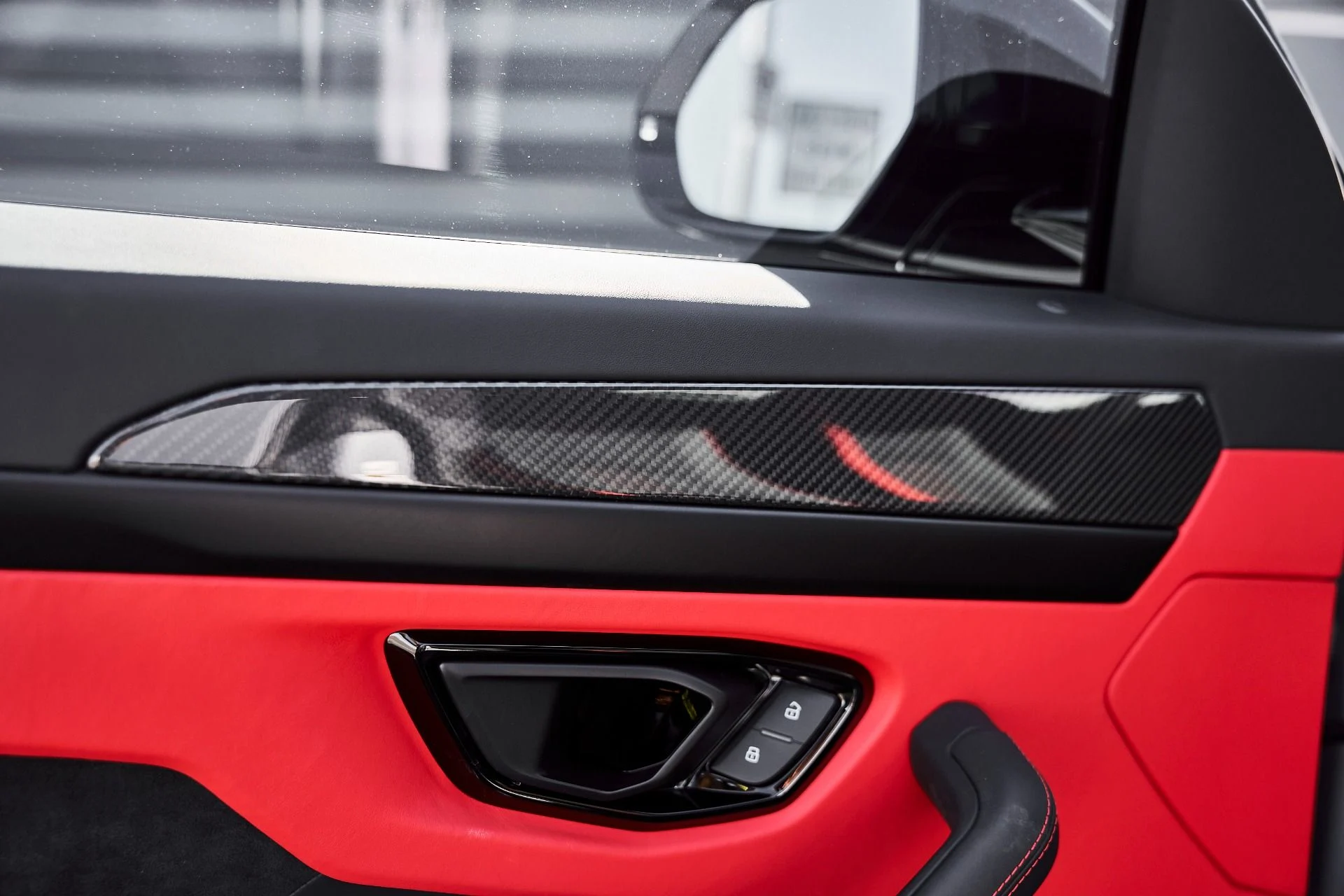 mph032_3089422580_Used_2024_Lamborghini_Urus_S_1779209046_14c9580986