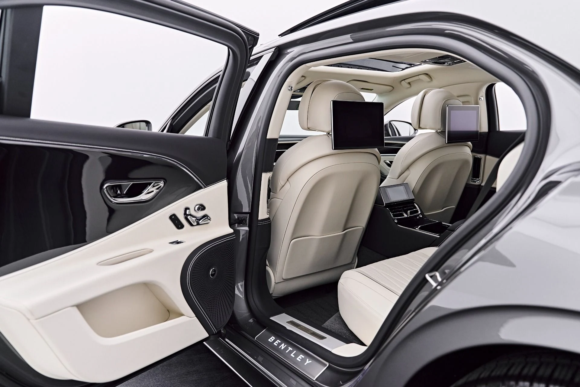 mph032_3089833805_Used_2022_Bentley_Flying_Spur_W12_1786226190_22230eede5