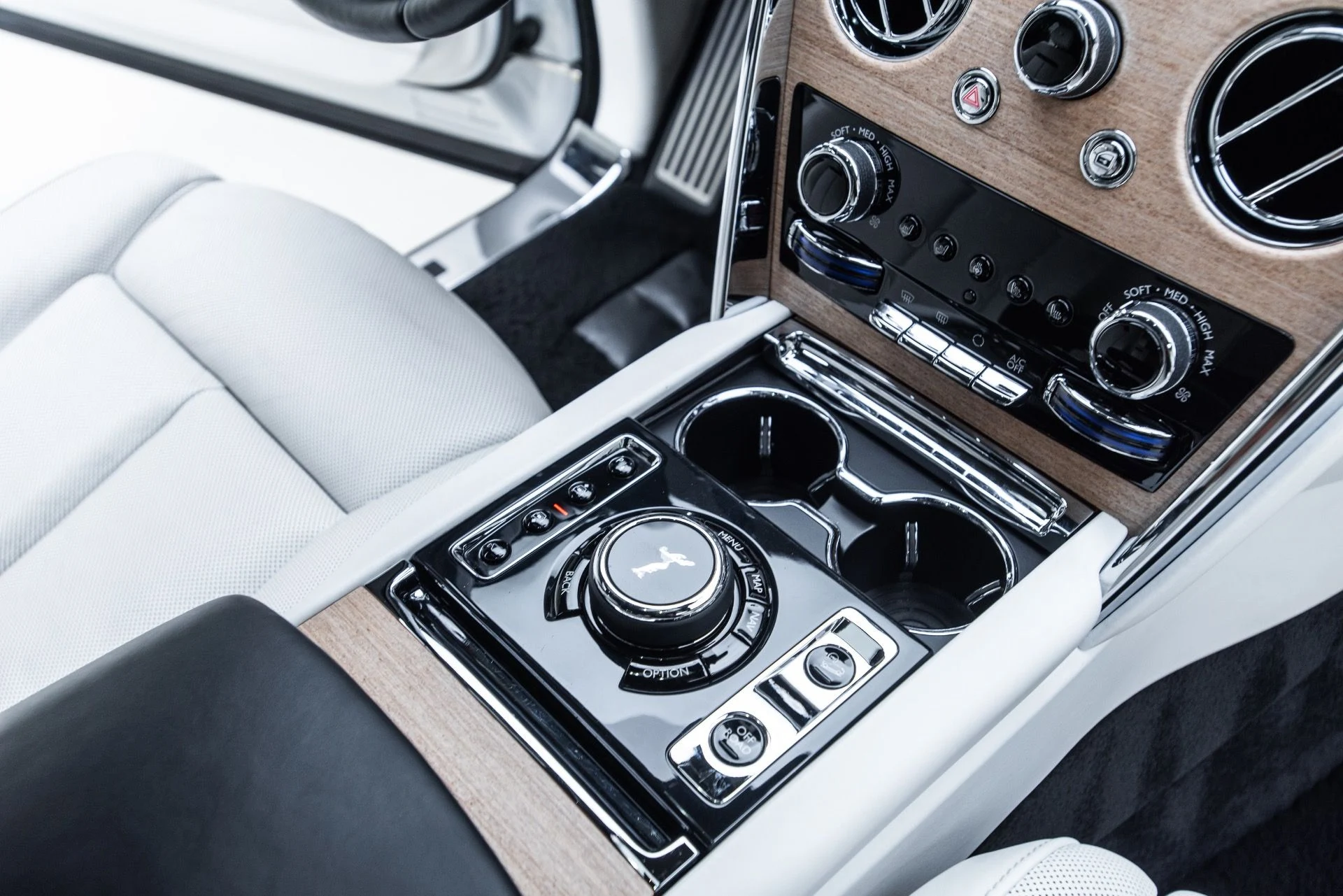 mph032_3092927655_Used_2019_Rolls_Royce_Cullinan_1786991337_d02b5cb3df