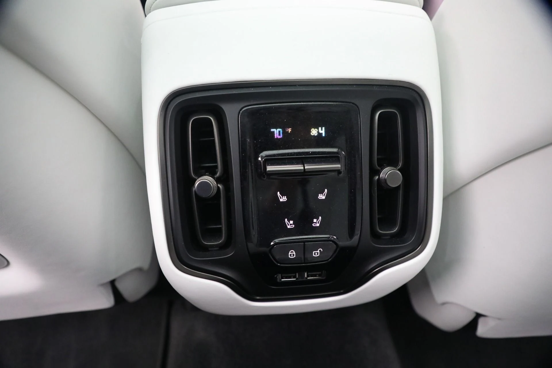 mph032_3102544141_Used_2024_Aston_Martin_DBX_707_1772122329_eaf2ab2521