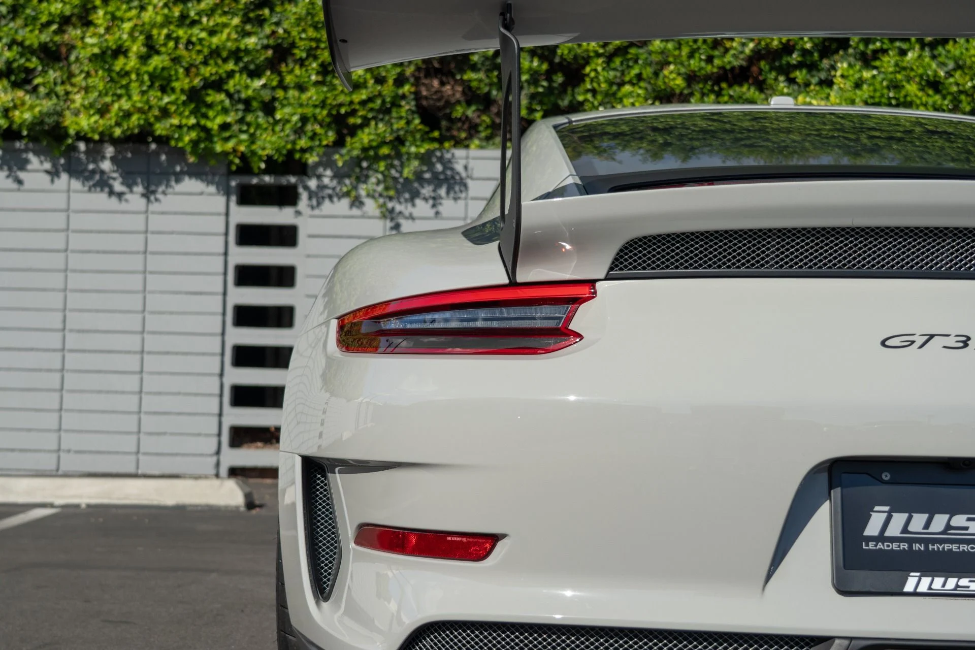 mph032_3113107889_Used_2019_Porsche_911_GT_3_RS_1759431879_a00839be93