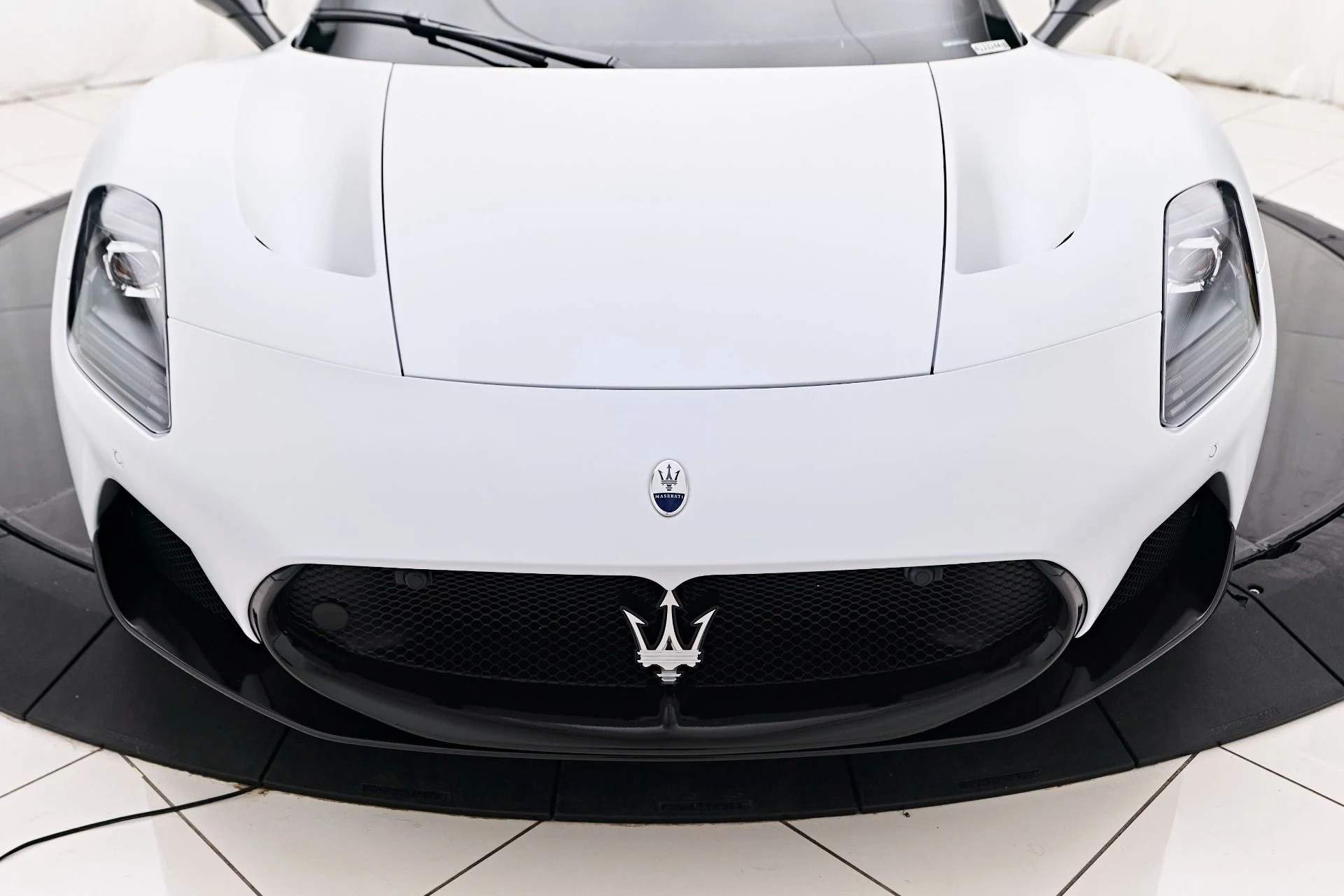 mph032_3118249554_Used_2023_Maserati_MC_20_Base_1721243405_95c5c1c4ce