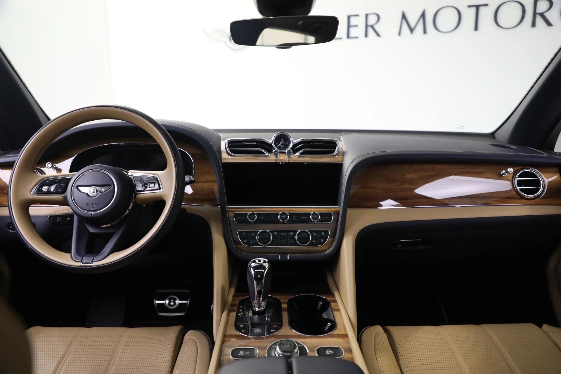 mph032_3131324431_Used_2024_Bentley_Bentayga_EWB_V8_70b4ee38aa