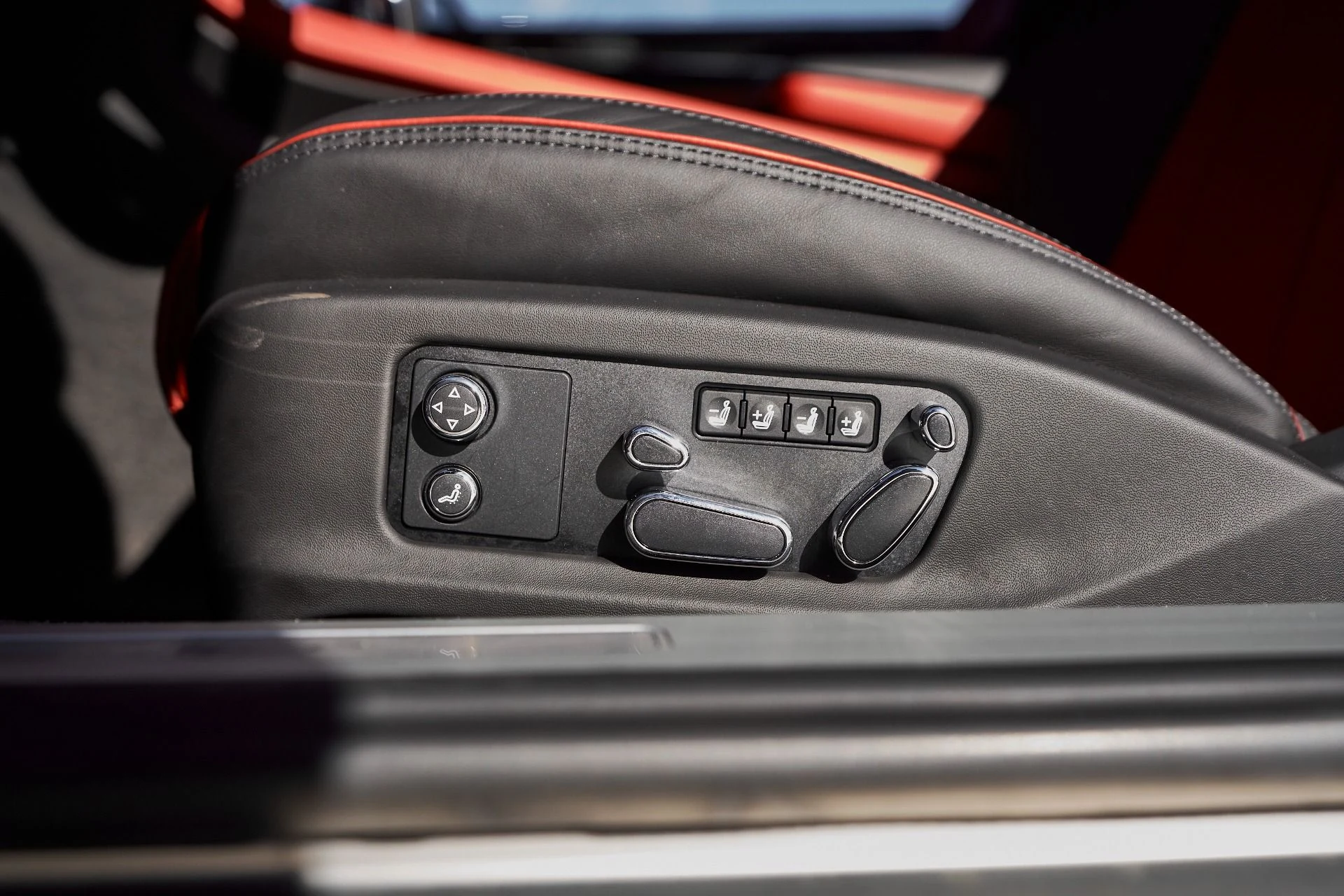 mph032_313181718_Used_2023_Bentley_Continental_GT_Azure_1764903590_0b91ca1c9c