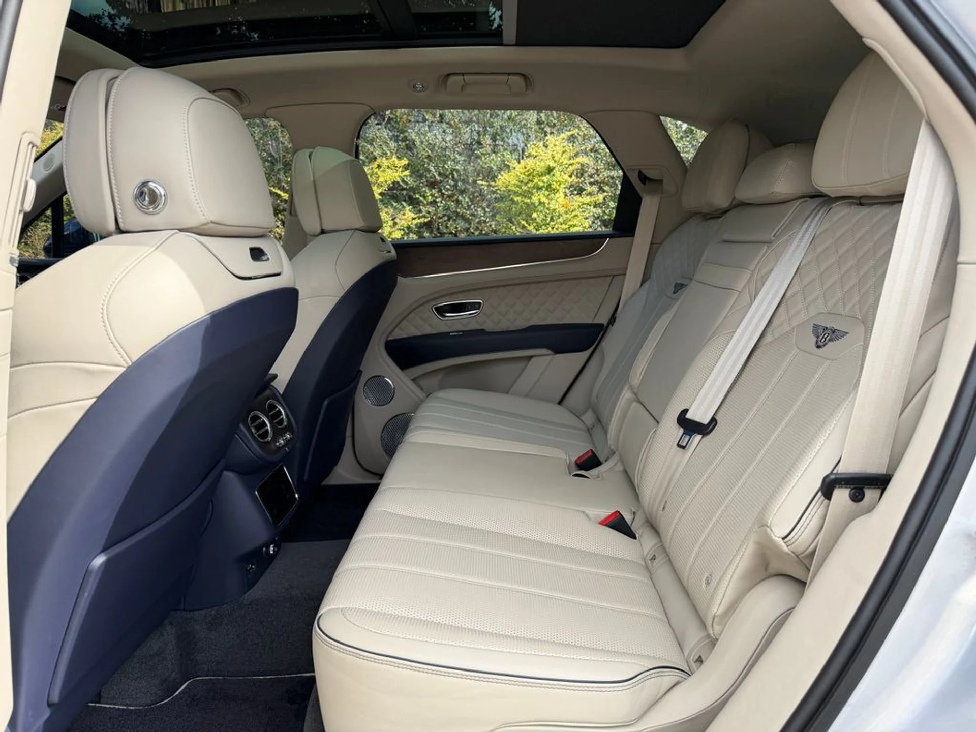 mph032_3133724458_5f5b8ea2a18b4767aac0cc0daefd2136_a623b5bb94