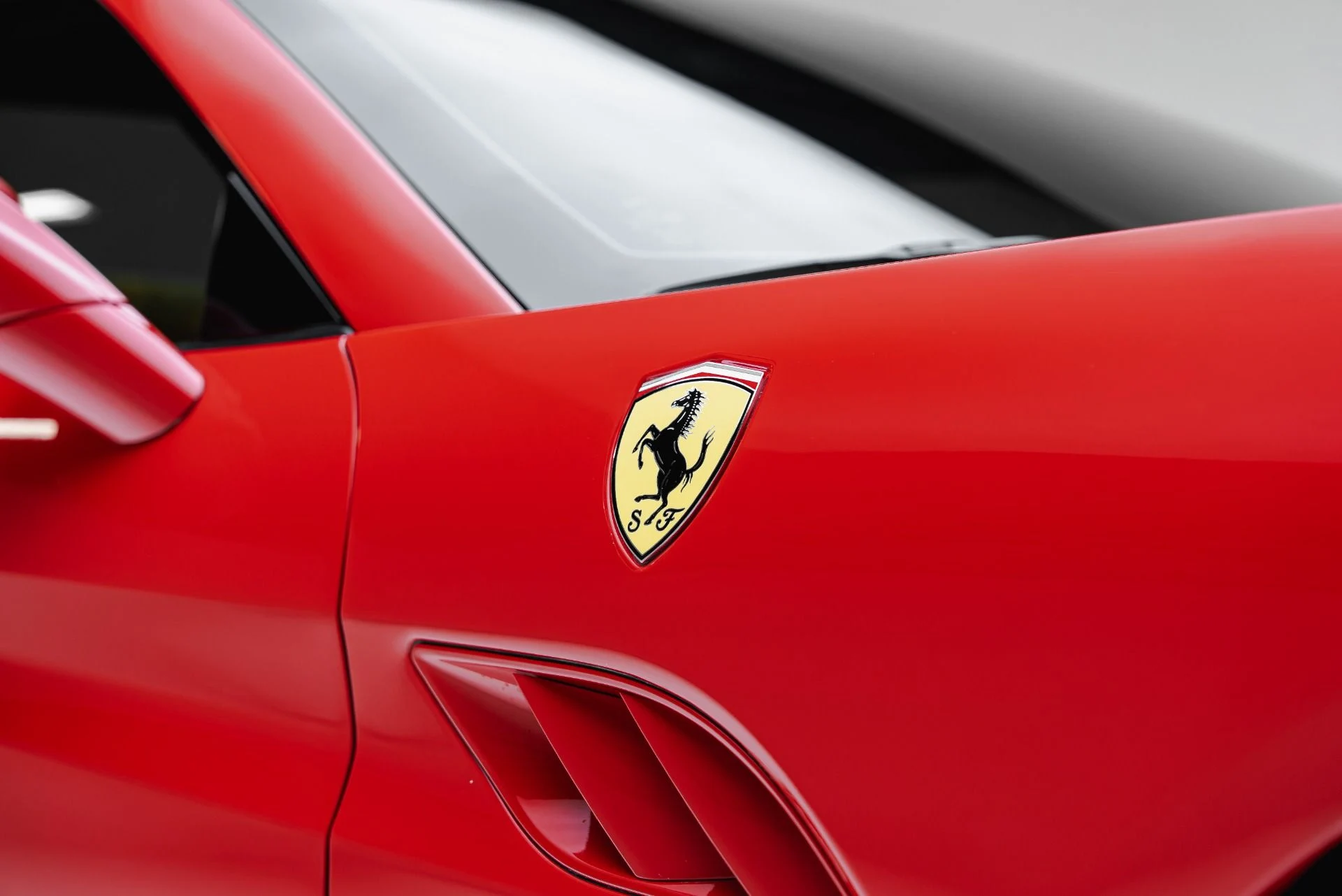 mph032_3148425978_Used_2011_Ferrari_California_1793140891_649f759fa6