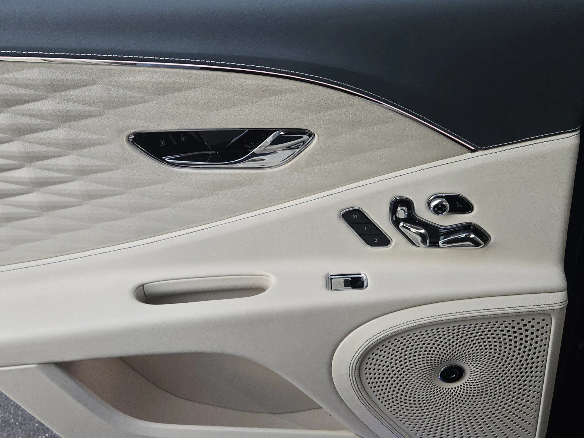 mph032_3161098502_818afb565f9660ba9c19245dd39a04ddx_440a5b3da7