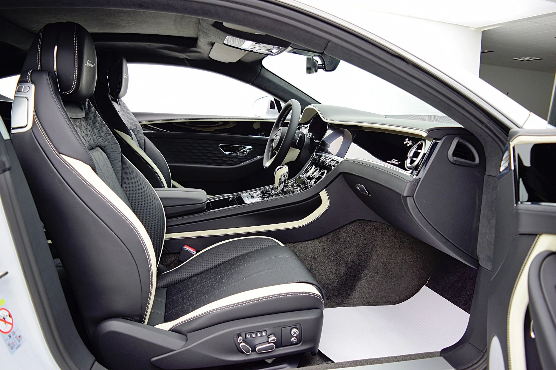 mph032_3165117712_Used_2025_Bentley_Continental_GT_Speed_LEASE_OPTIONS_AVAILABLE_401ca5afba