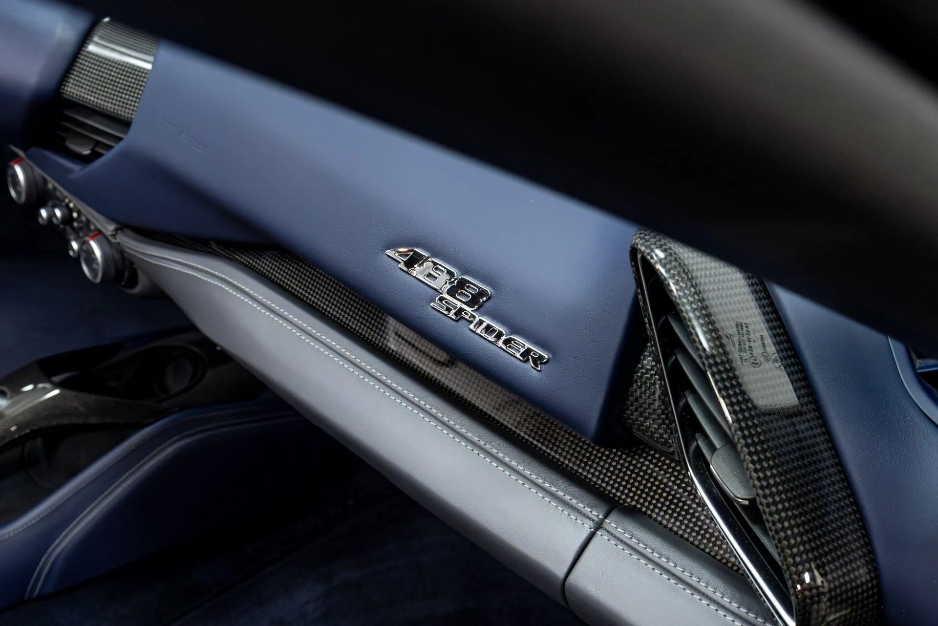 mph032_3184807516_Used_2018_Ferrari_488_Spider_1774434782_aa3cb0587d