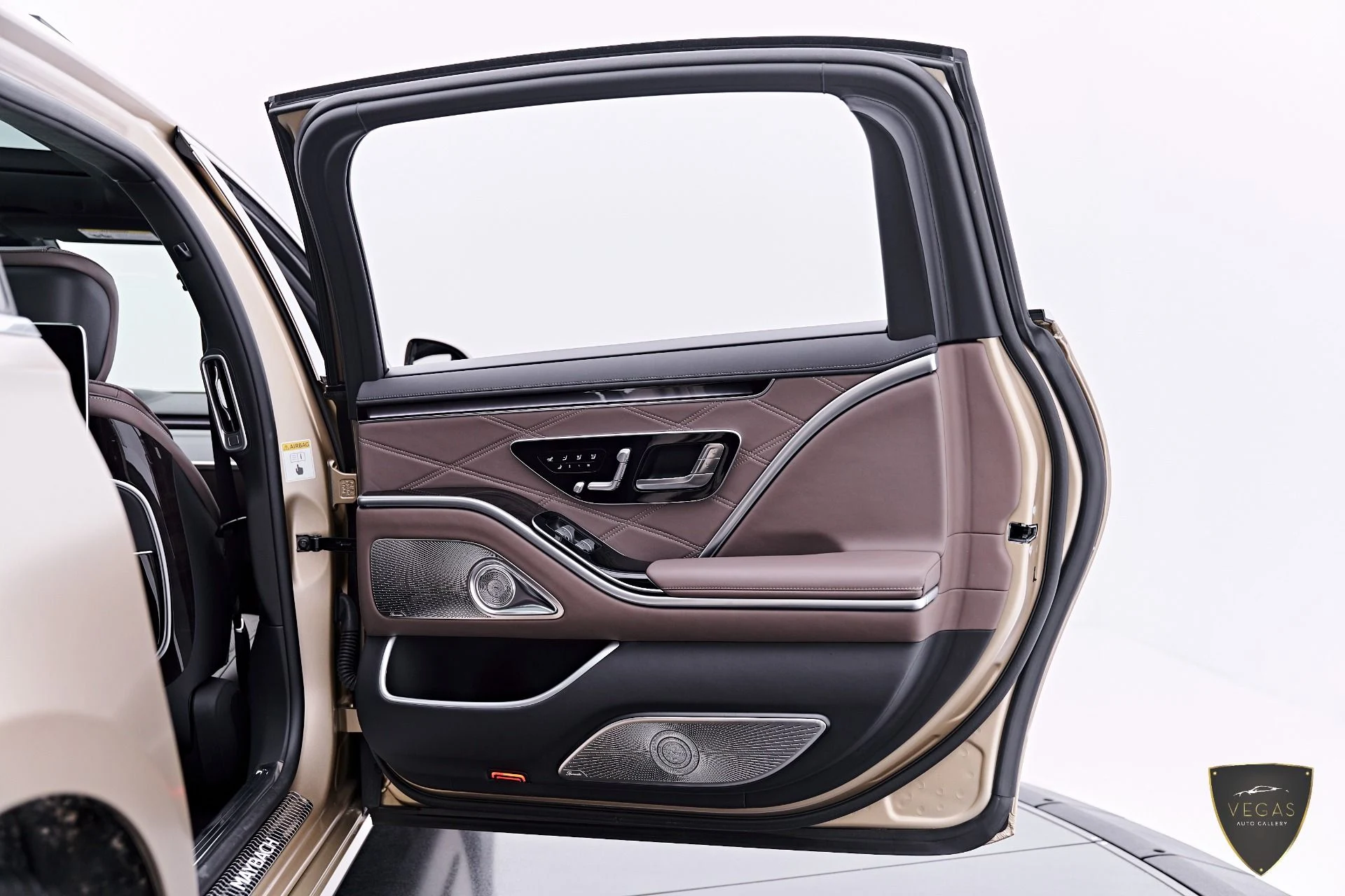 mph032_3188077223_Used_2024_Mercedes_Benz_S_Class_Maybach_S_680_1783156591_12716788b3
