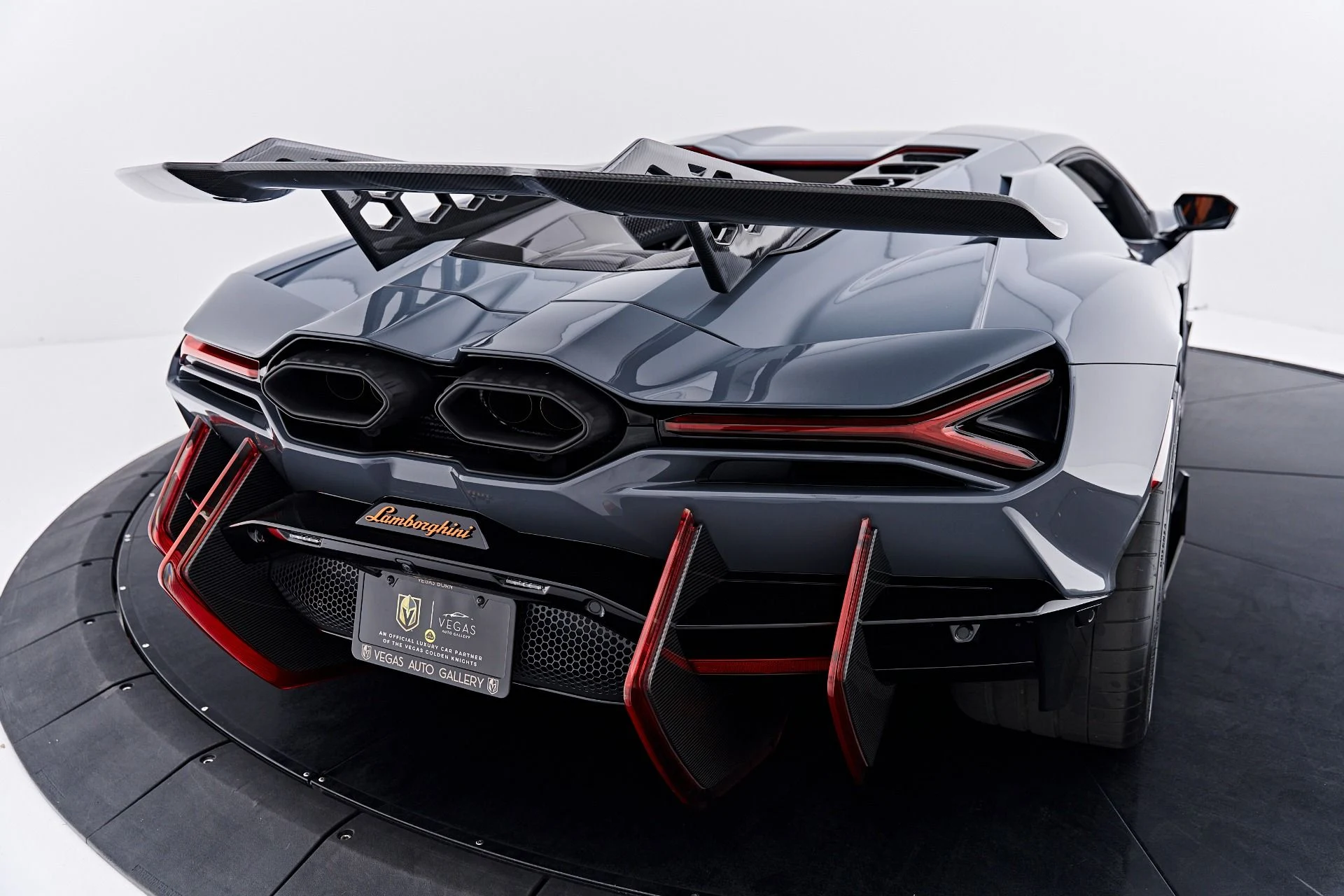 mph032_3190833845_Used_2024_Lamborghini_Revuelto_Base_1789623415_8153fbfa76