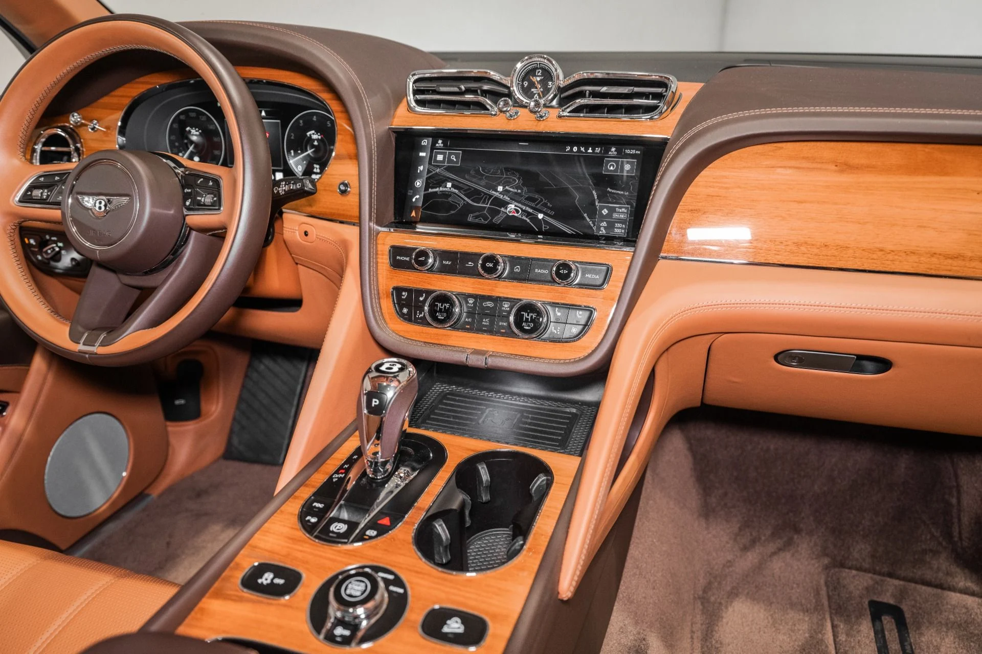 mph032_3201525419_Used_2022_Bentley_Bentayga_V8_1792247818_eedb8820d6
