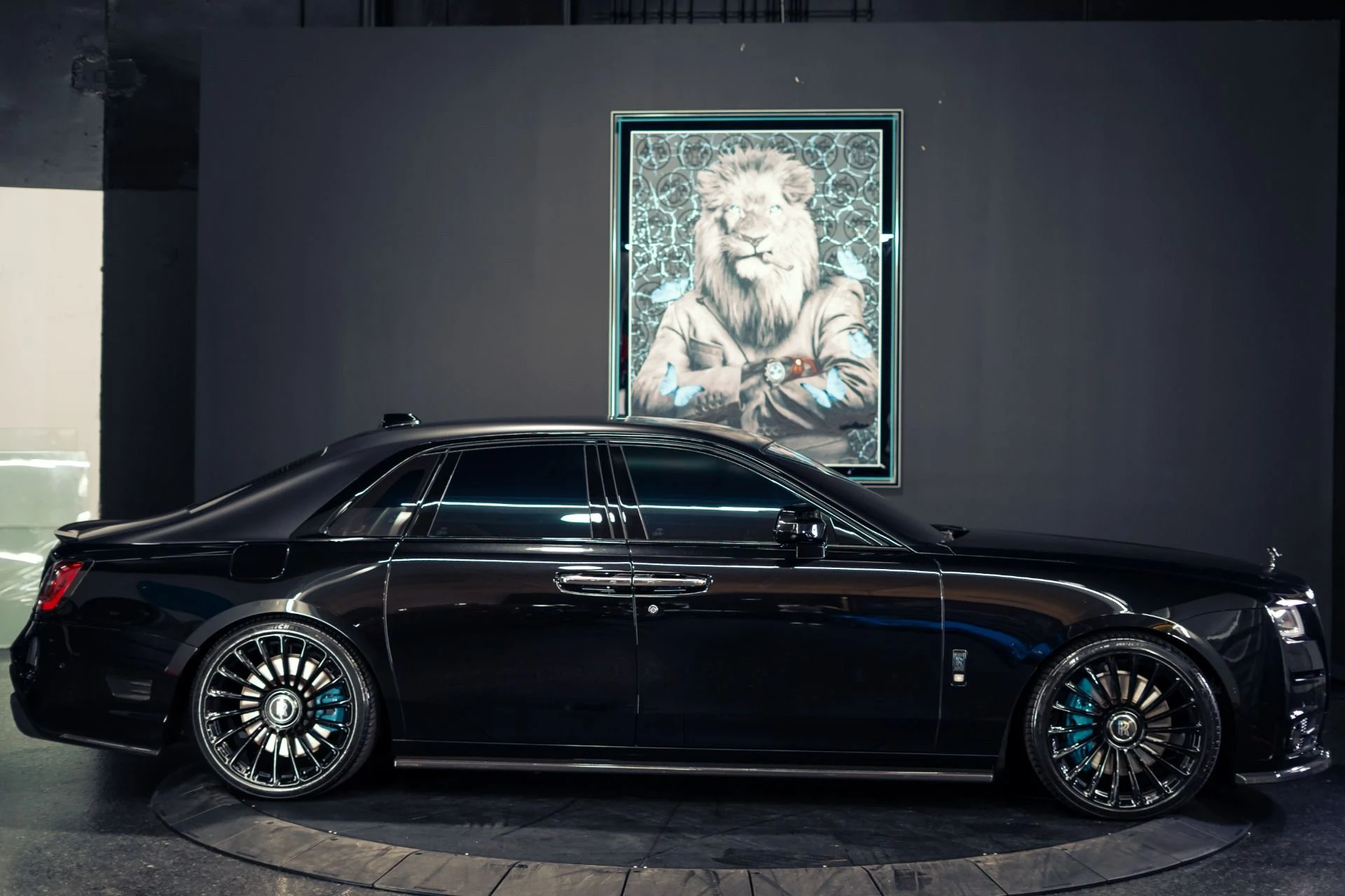mph032_3202679463_Used_2022_Rolls_Royce_Black_Badge_Ghost_Carbon_Urban_Kit_1782178796_feec9610b0
