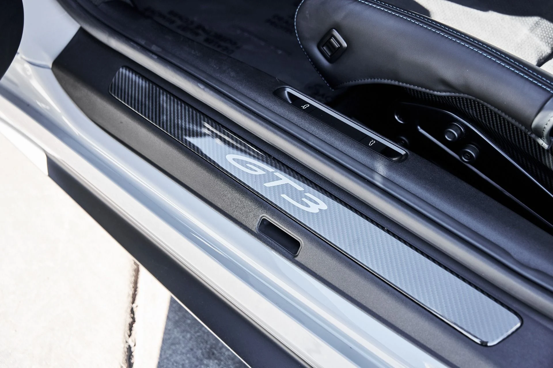 mph032_3217152894_Used_2024_Porsche_911_GT_3_1774056881_b008b73d52