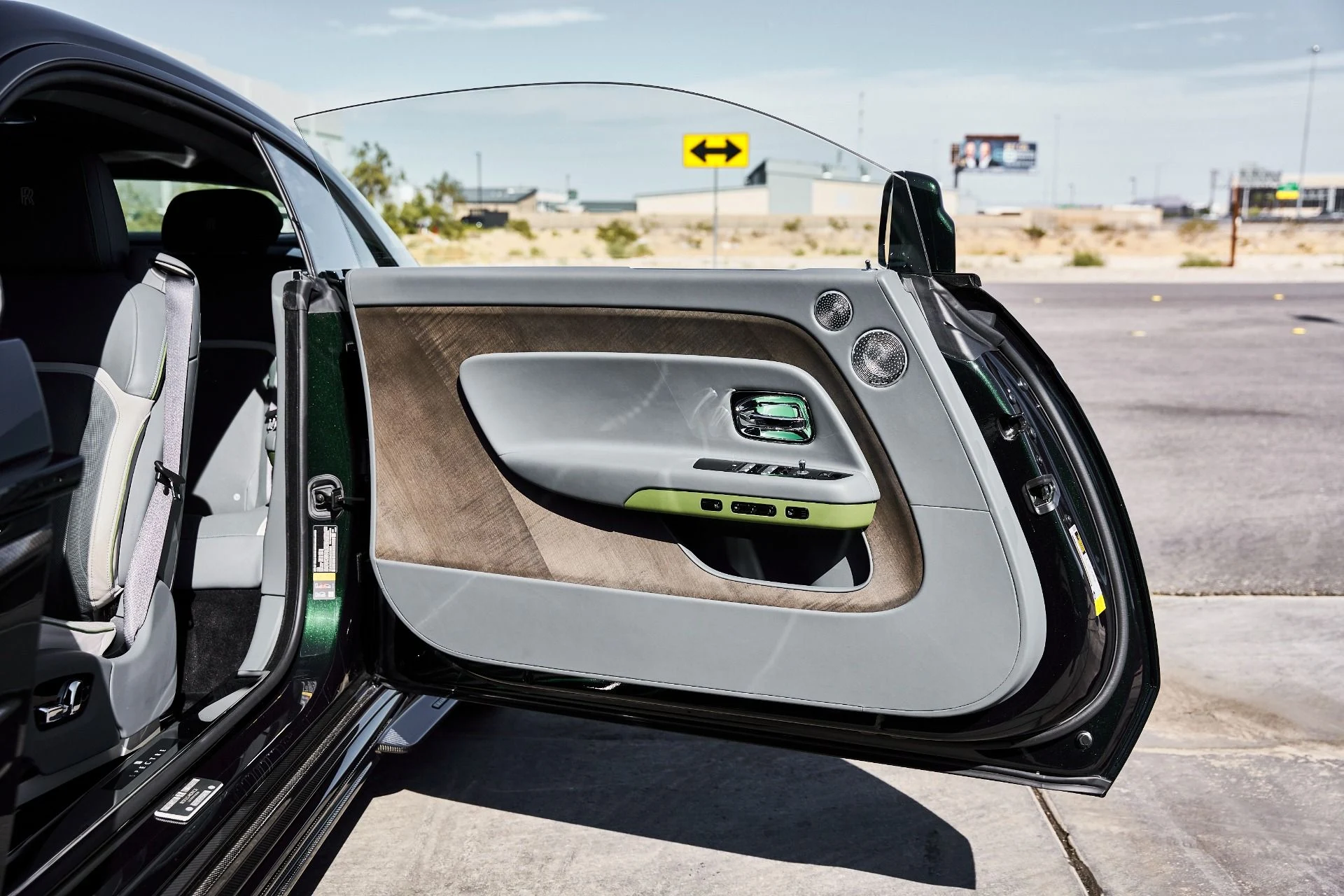 mph032_3230691356_Used_2024_Rolls_Royce_Spectre_Mansory_1776840064_1f848007b1