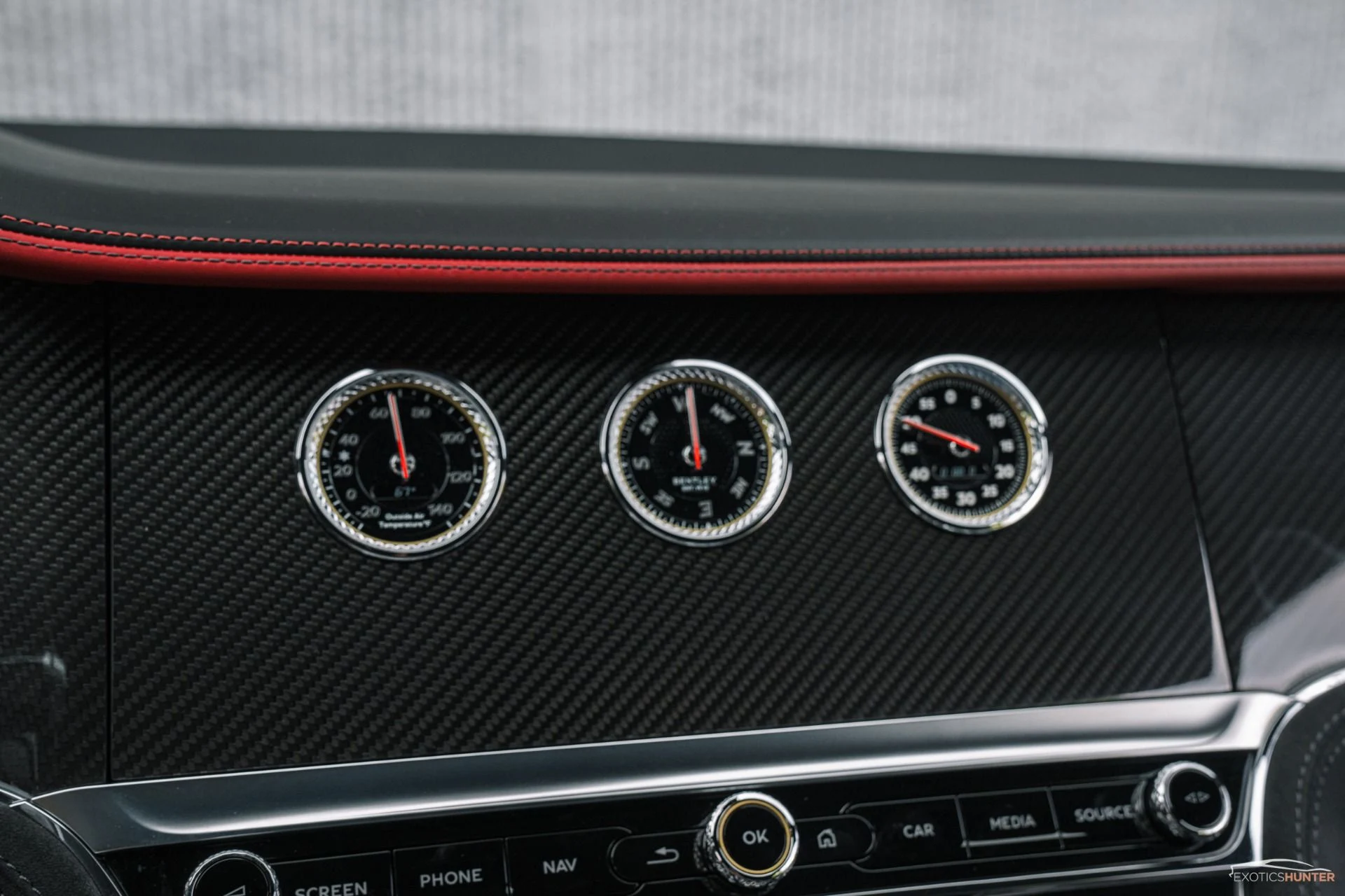 mph032_3233550401_Used_2022_Bentley_Continental_GT_Speed_in_Camrian_Grey_w_Factory_Carbon_Kit_Rotating_Display_1762295328_0518606f75