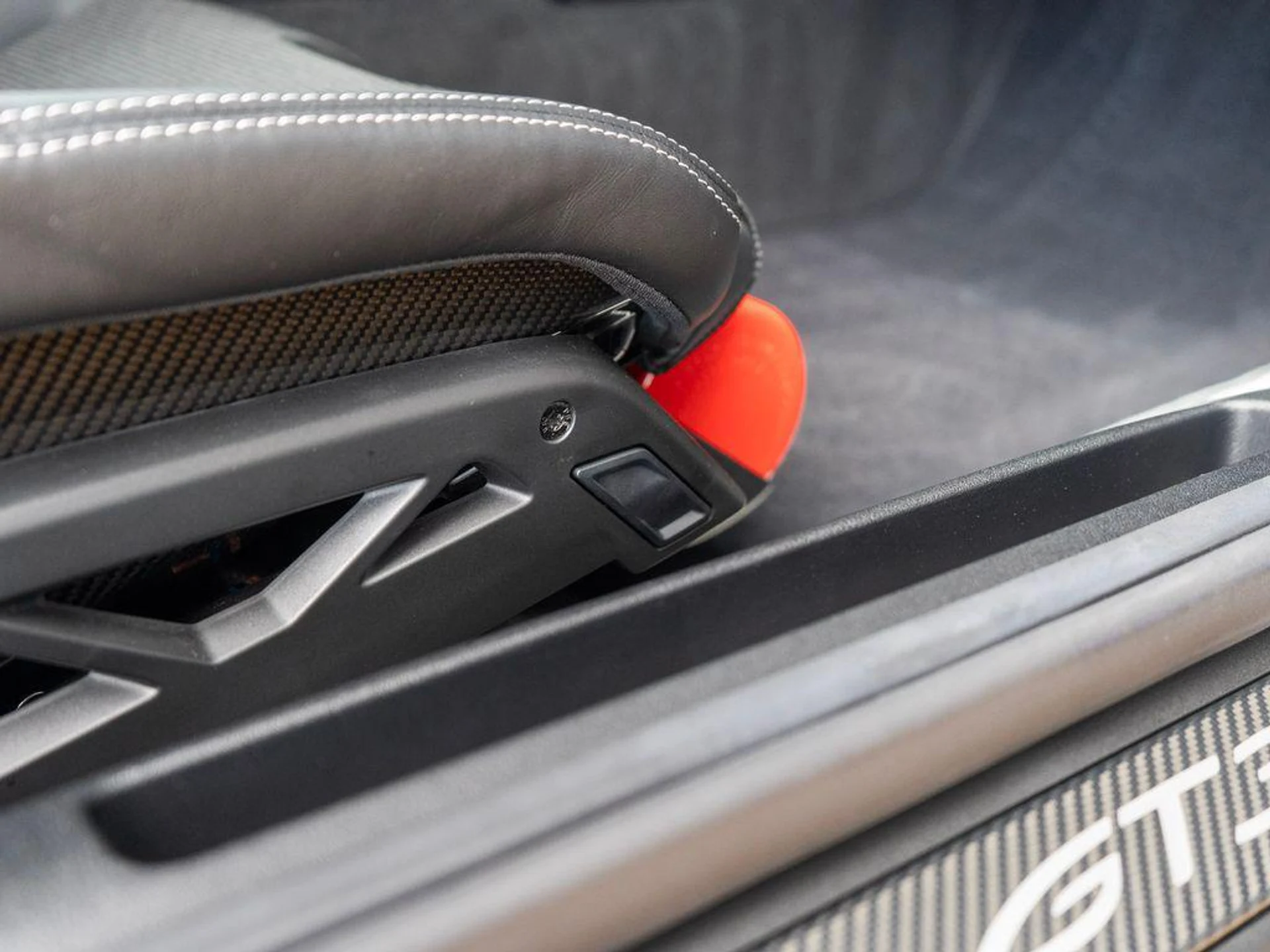 mph032_3238876883_9_J_Zr_Tzy_Fz7w_Ld_Nj_O2_GJEI_2_Sv1_UM_2d94bdd2ae