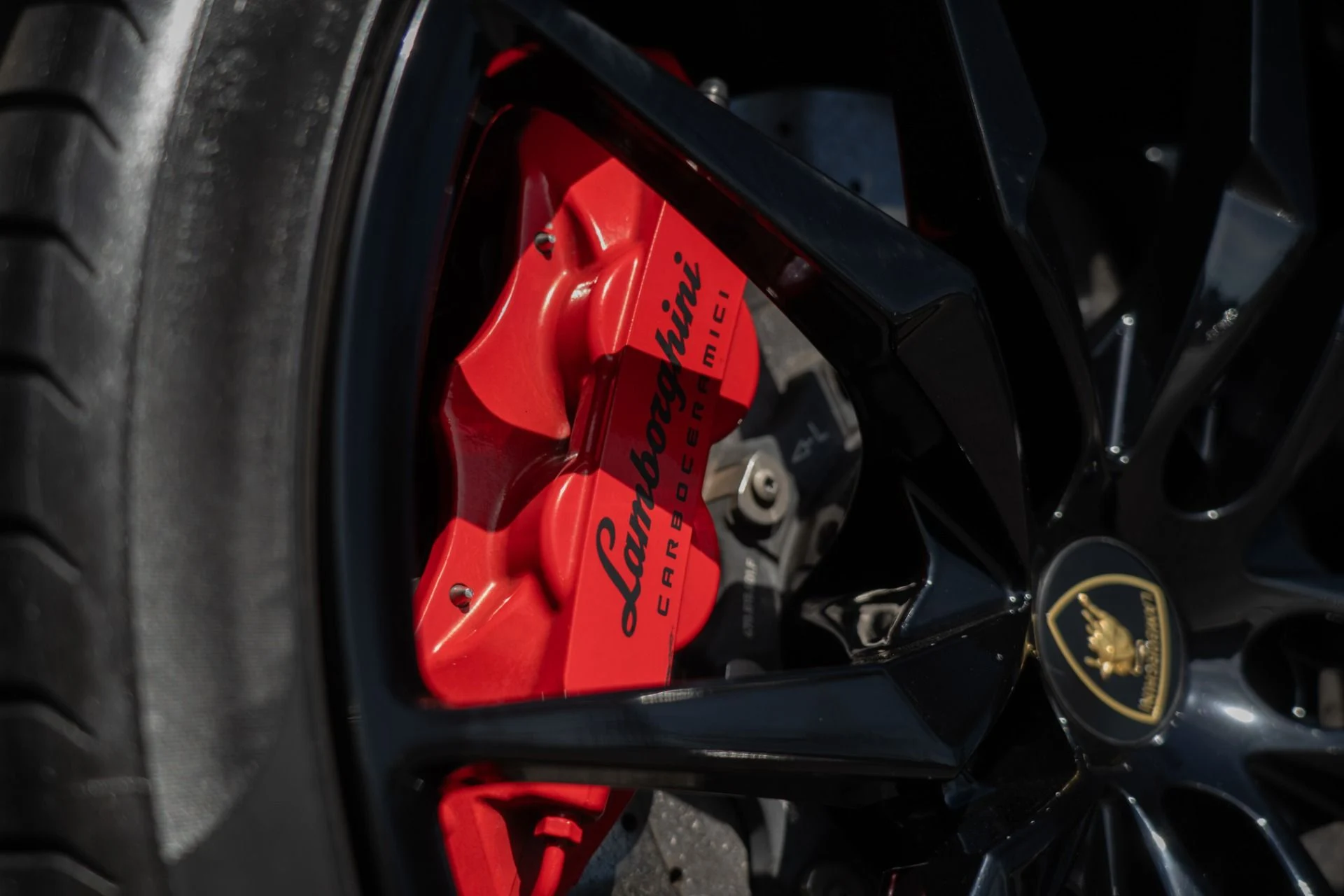 mph032_3240496586_Used_2015_Lamborghini_Aventador_LP_700_4_1765325757_cc07bdd4de