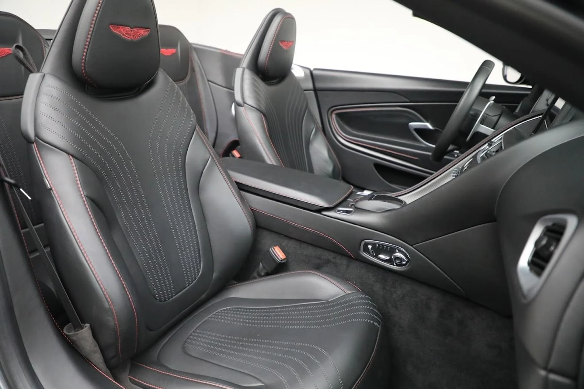 mph032_3240978332_Used_2020_Aston_Martin_DB_11_Volante_Convertible_1682724491_01f732098e