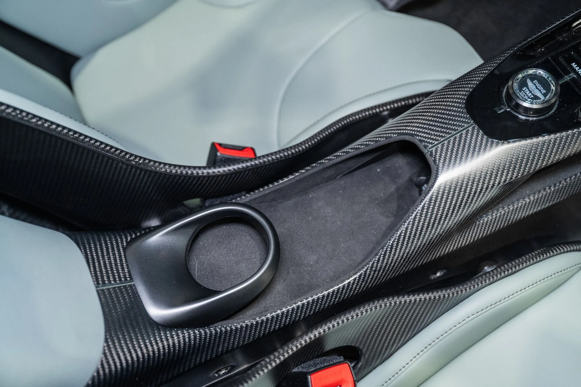 mph032_3241452612_New_2026_Aston_Martin_Valhalla_1790437423_d1cfd23f9c