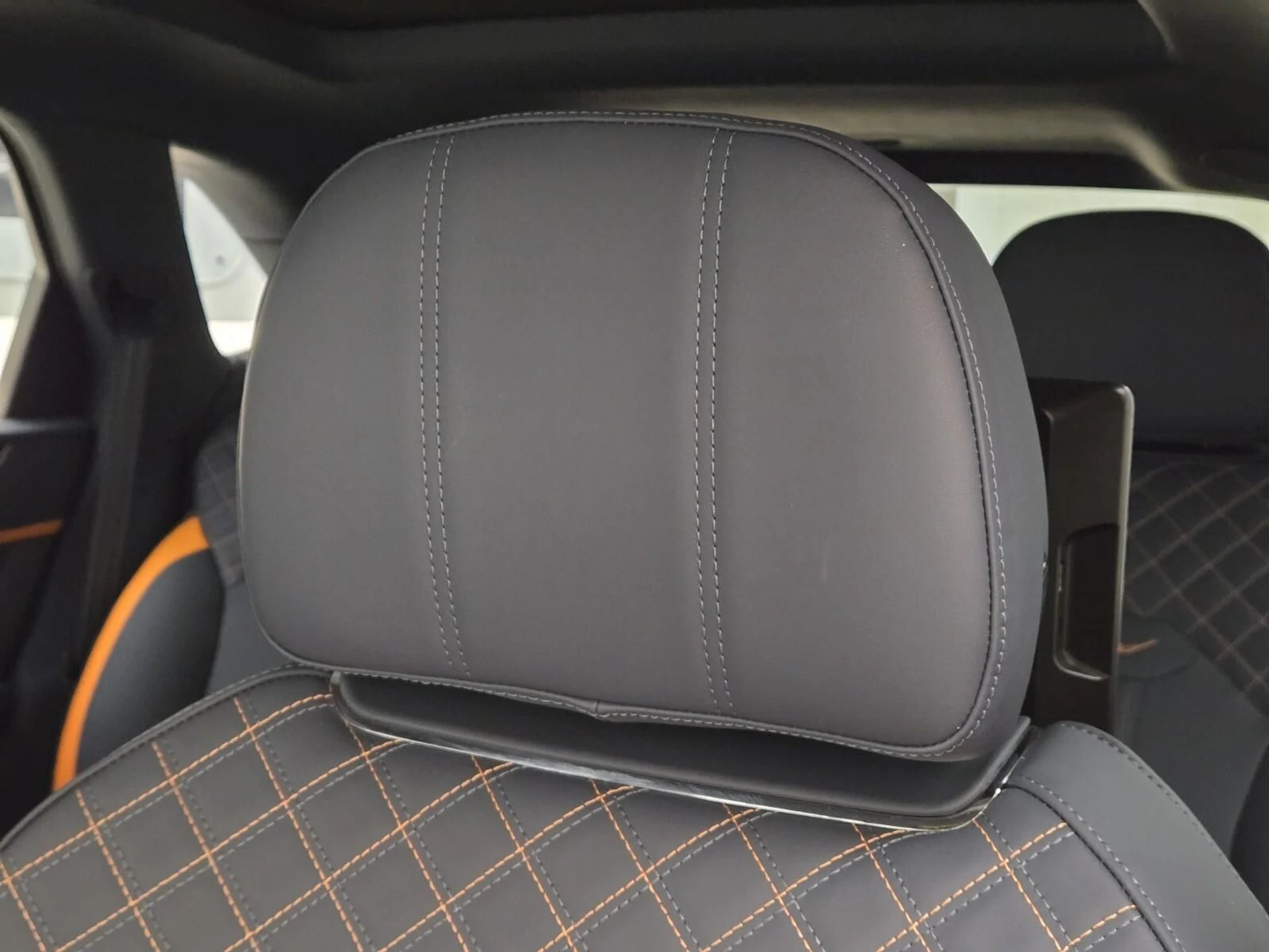 mph032_3246584515_Used_2023_Bentley_Bentayga_Speed_1760684240_07649f7b99