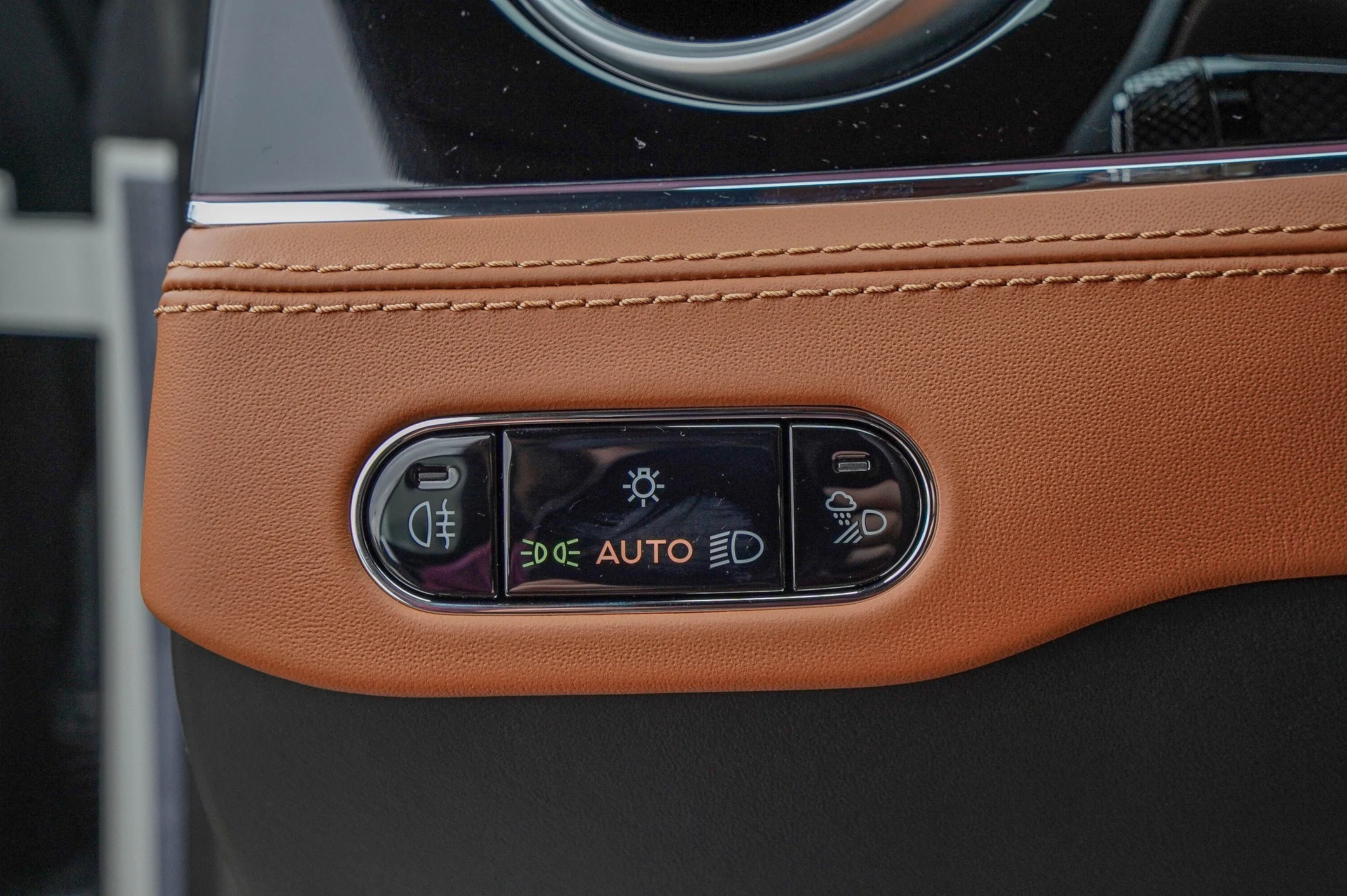 mph032_3248333064_Hi_Tech_Luxury_Imports_LLC_SCBCP_2_ZG_7_TC_025858_image_32_d3b04941a2