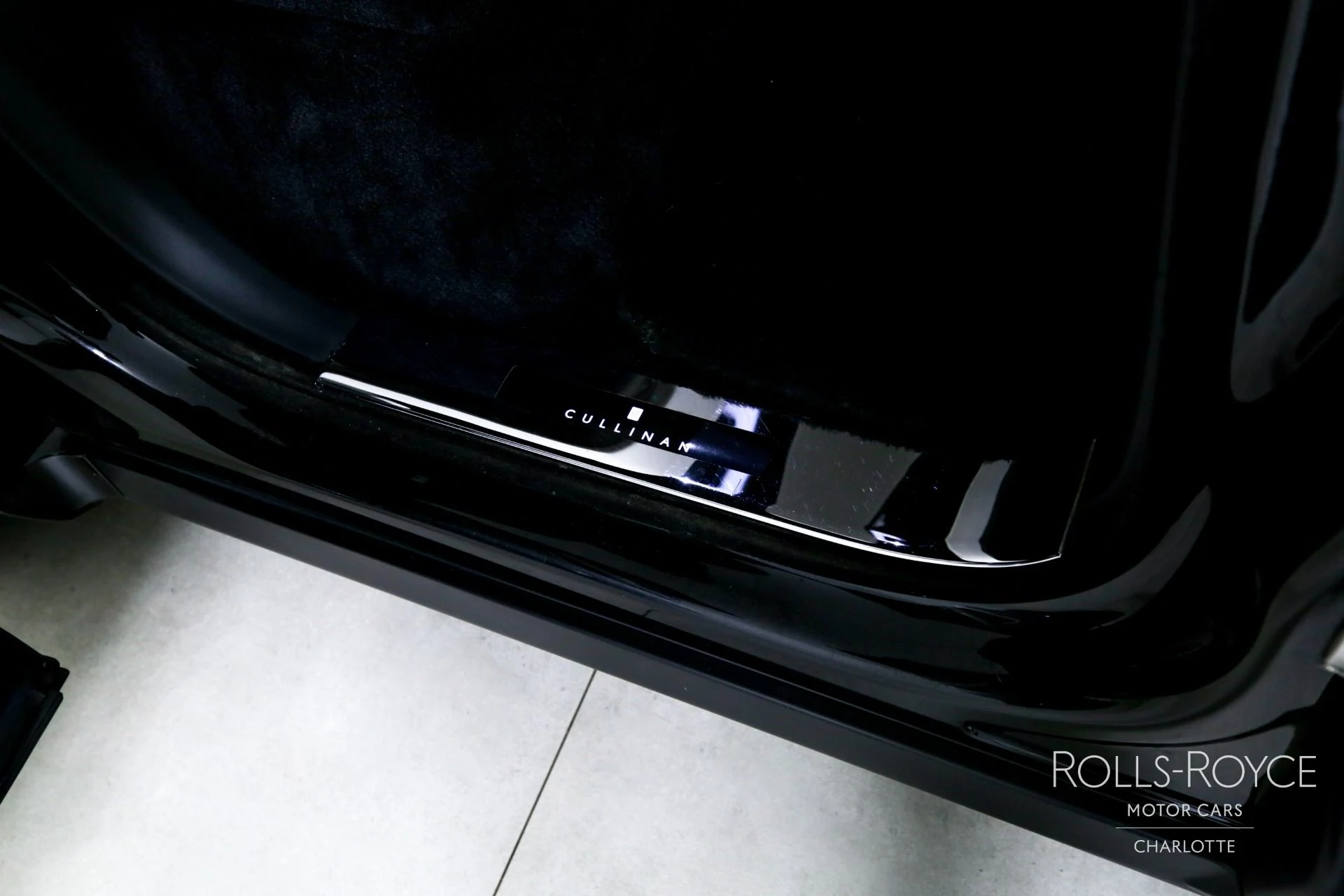 mph032_3258401829_Used_2019_Rolls_Royce_Cullinan_1748980669_637288d303