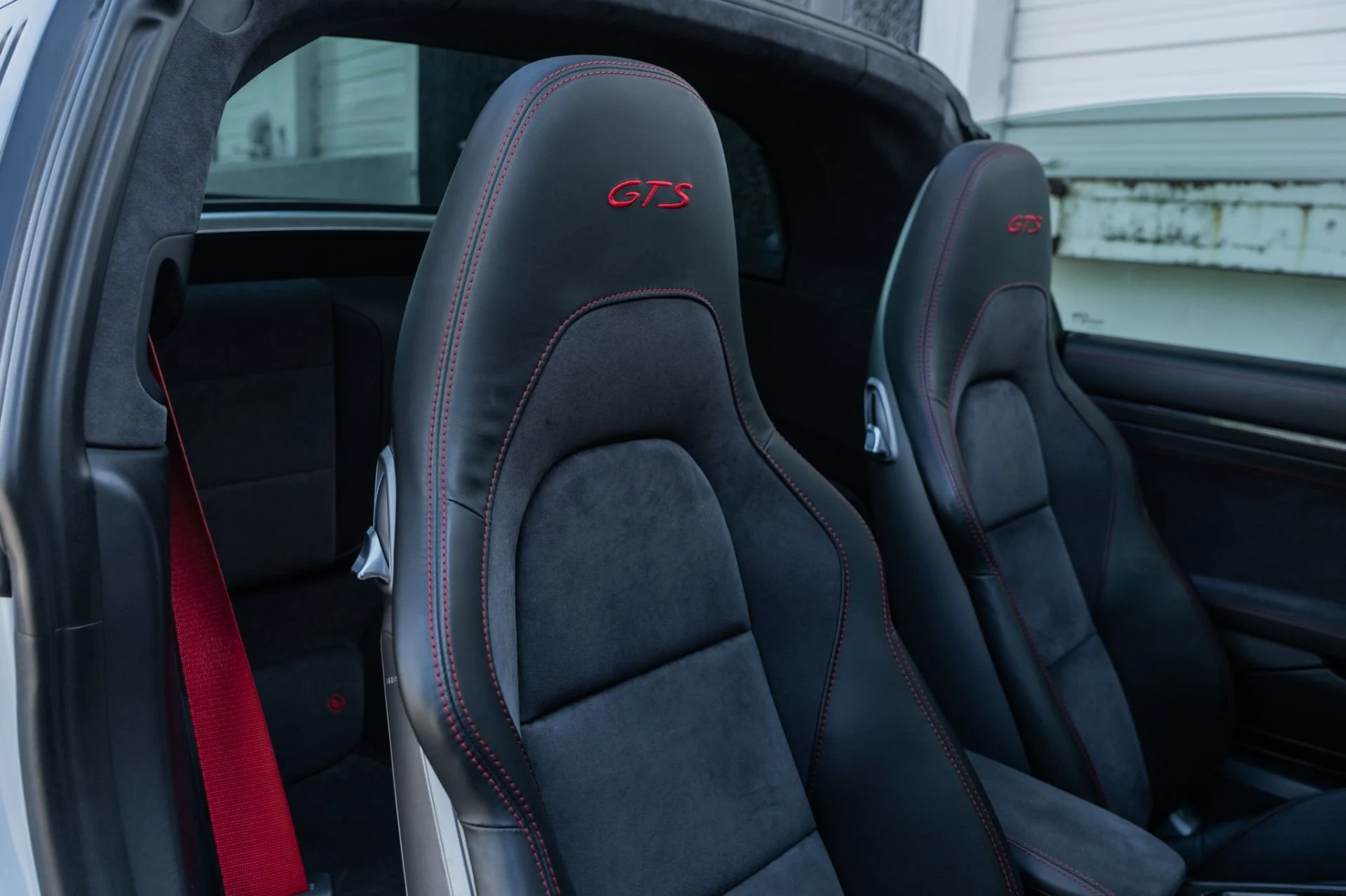 mph032_3259688377_Used_2018_Porsche_911_Targa_4_GTS_1791238615_39b5aa0f6b