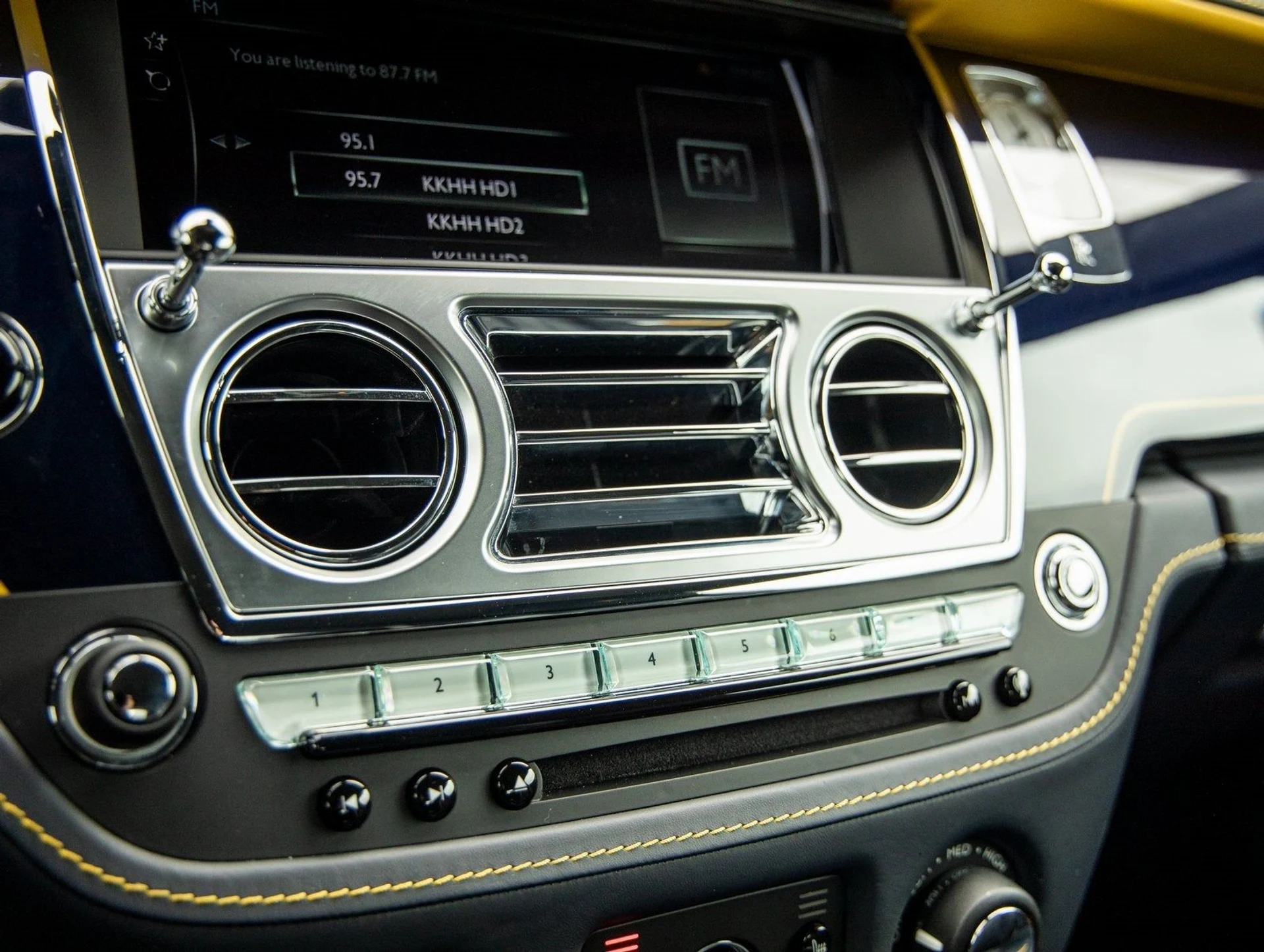 mph032_3260595421_33_3500595dcc