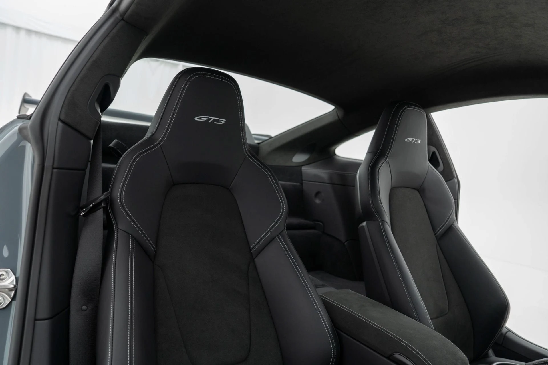 mph032_3261581781_Used_2024_Porsche_911_GT_3_1774634344_586c1fd076