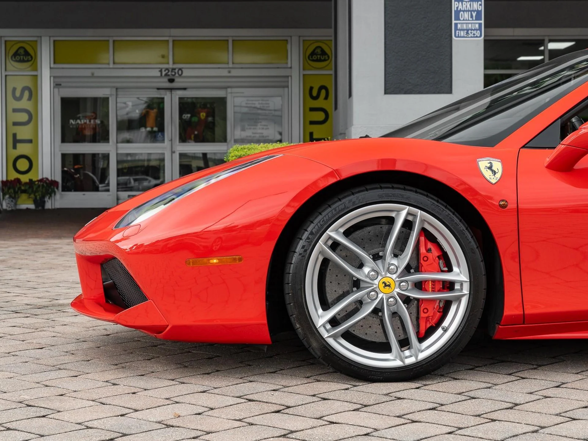 mph032_3272228283_Used_2019_Ferrari_488_Spider_1764709583_663328c376