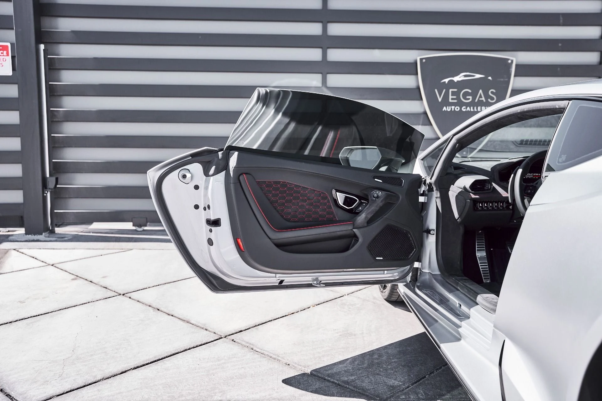 mph032_327412012_Used_2023_Lamborghini_Huracan_Tecnica_Base_1773532126_d8d16a90d7