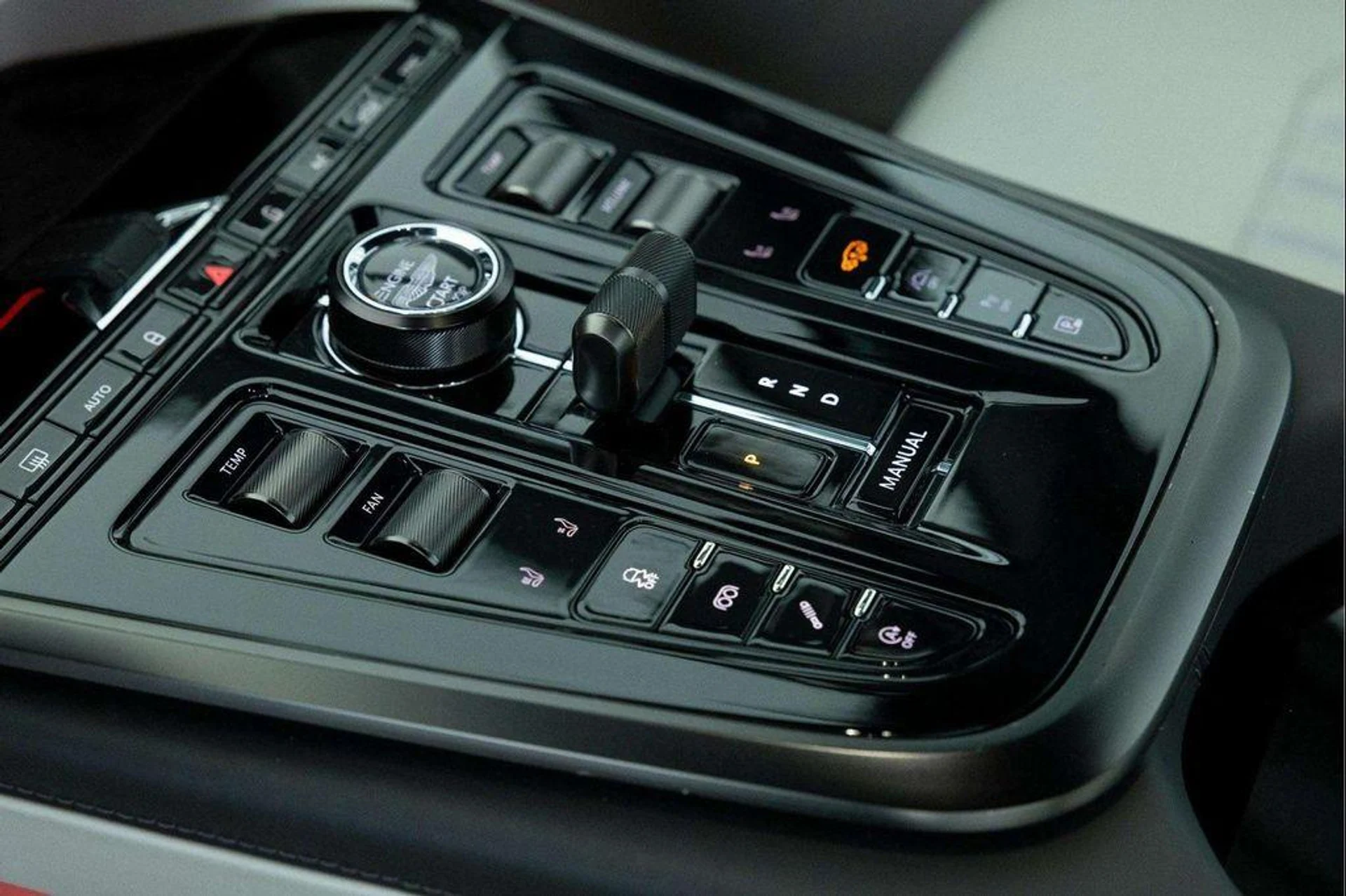 mph032_3277320445_SH_Tqoc_RI_9inq_Q_Szk_JSV_Antg_Svw_8f61d5fccb