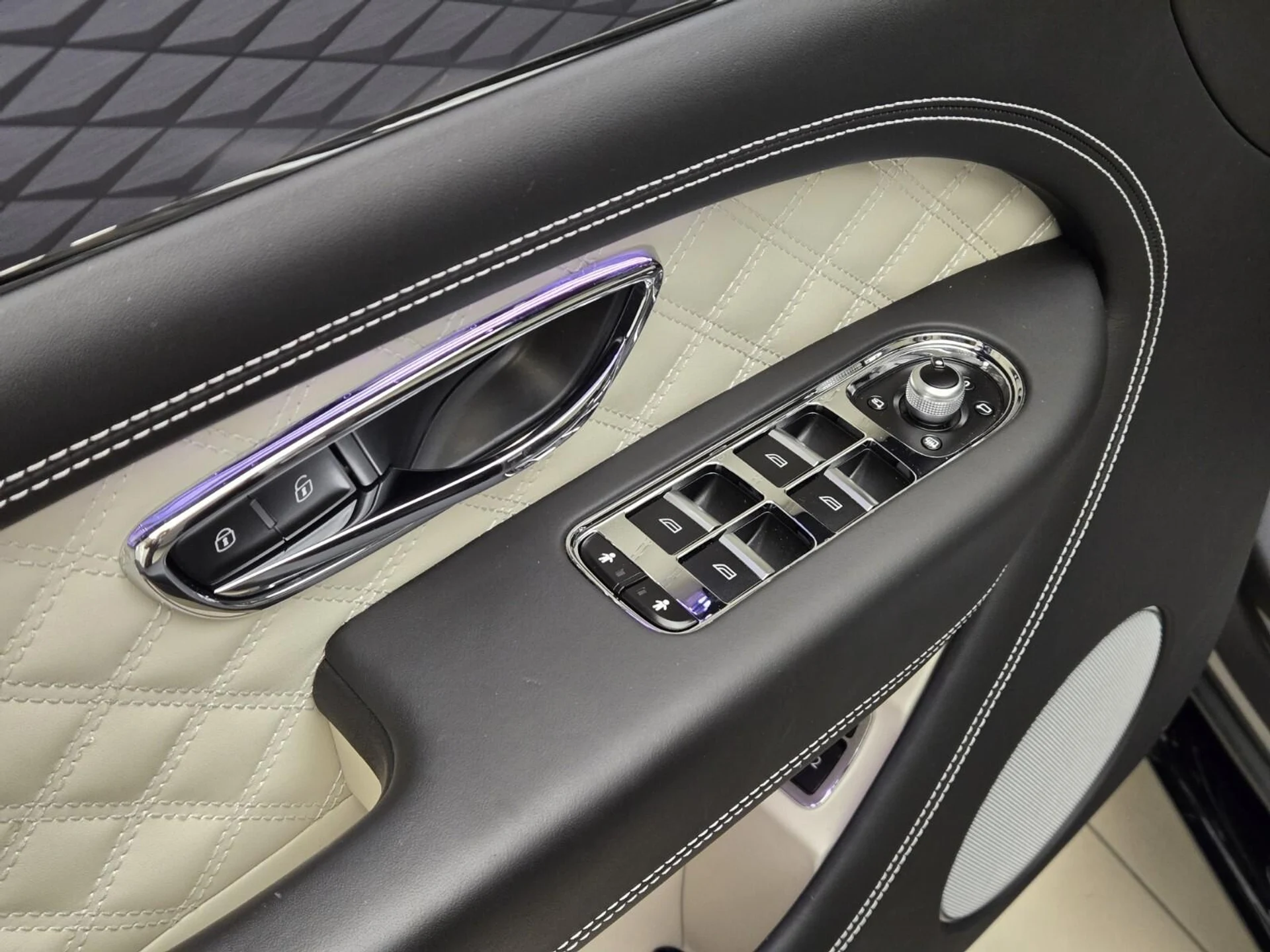 mph032_3287758677_Used_2022_Bentley_Bentayga_S_1755157241_3c8ea80358