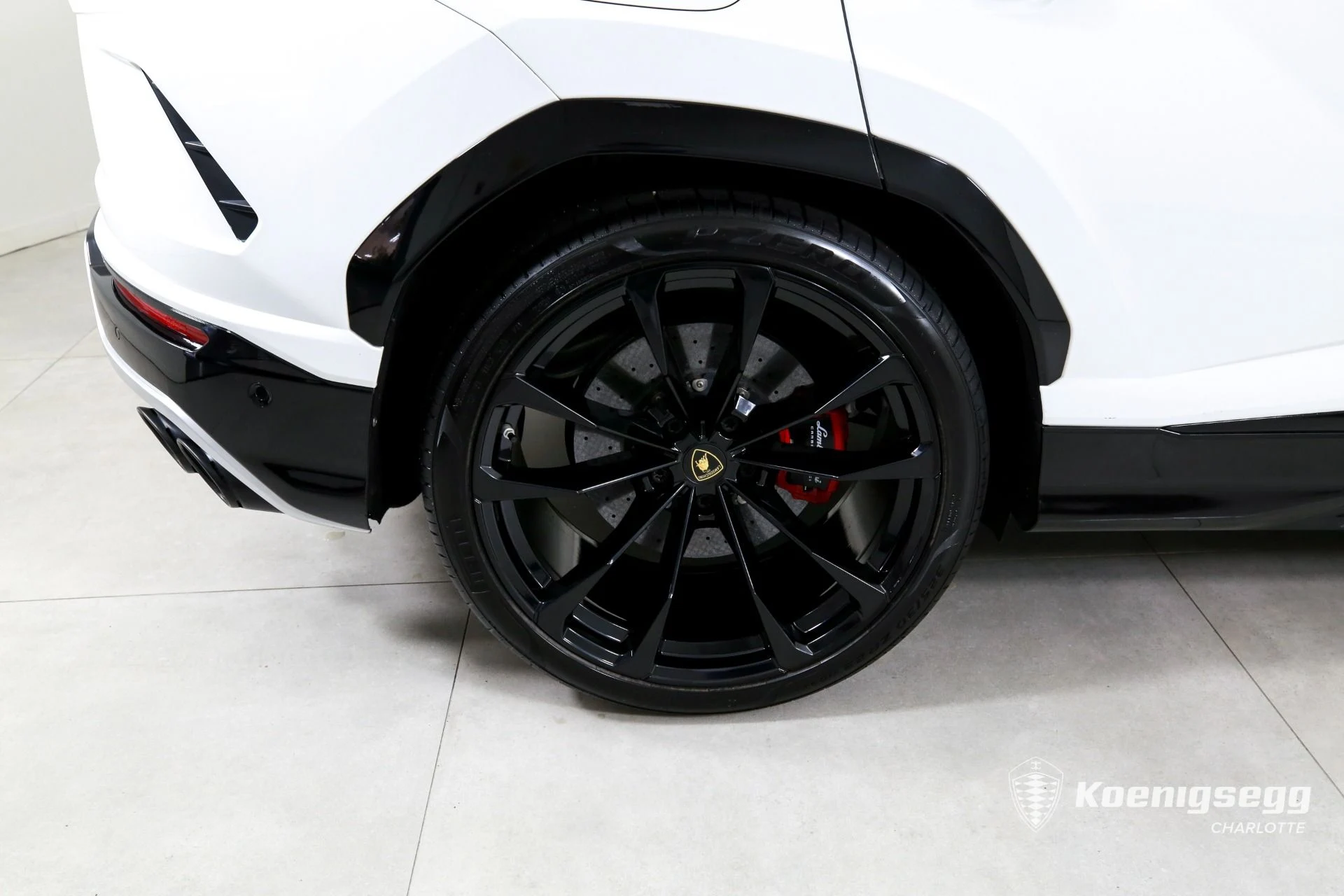 mph032_3288769871_Used_2019_Lamborghini_Urus_1760976119_7a09c8244f