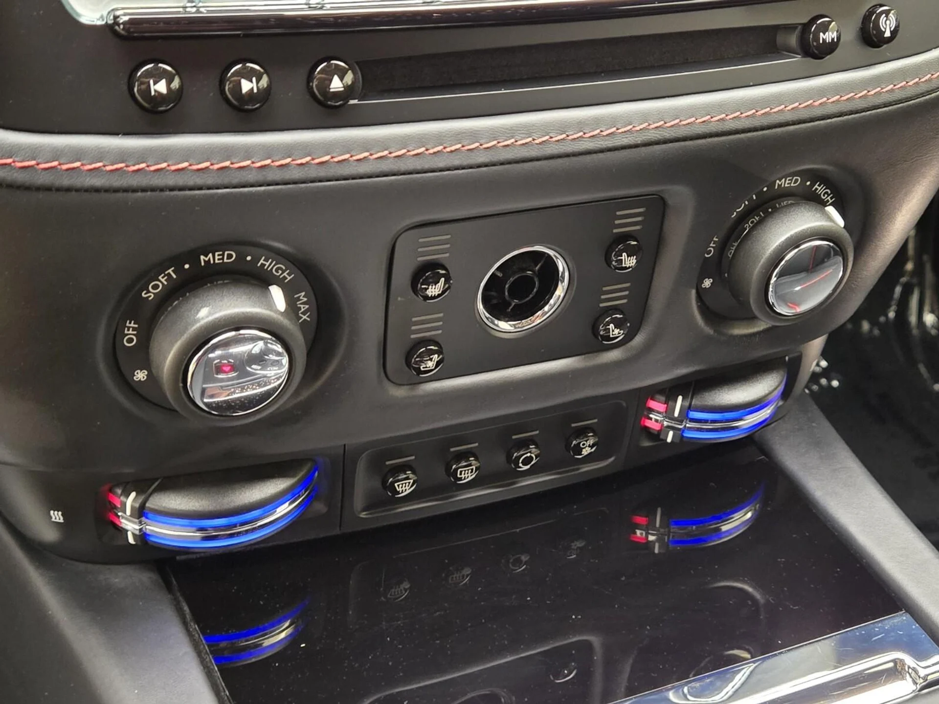 mph032_3289979212_Used_2021_Rolls_Royce_Wraith_1777354982_0c426ab6db