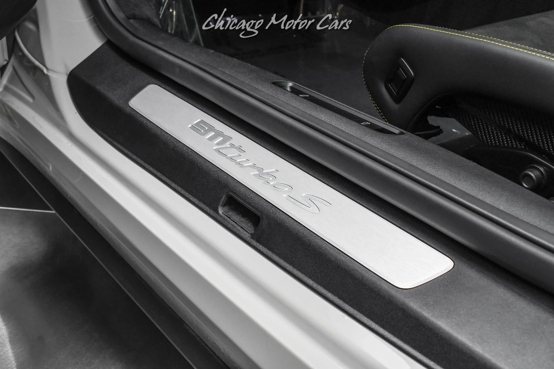 mph032_32950698_10645_p33_l_063ec1a7bd