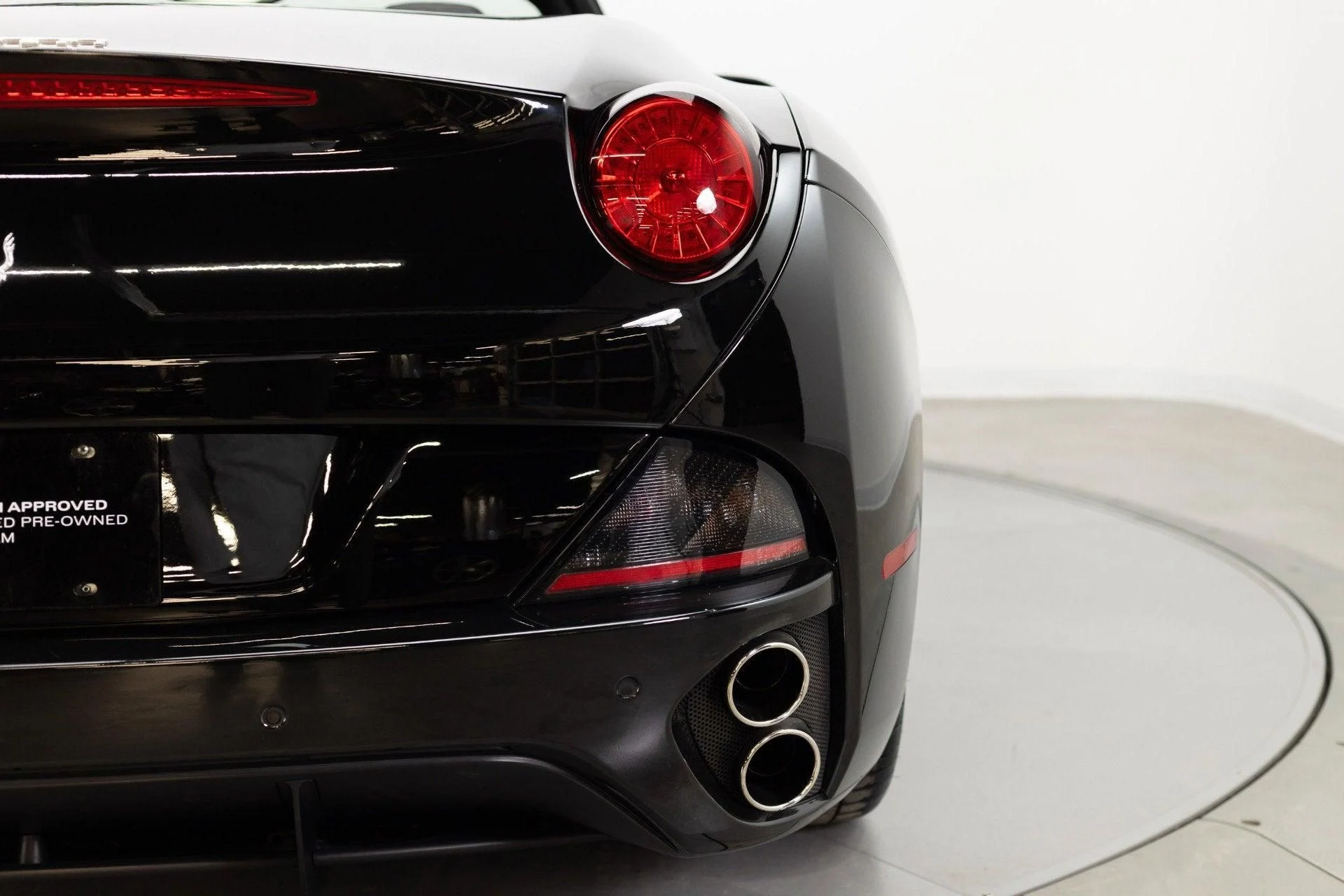 mph032_3303554424_Used_2010_Ferrari_California_1777367990_ab1cc14273