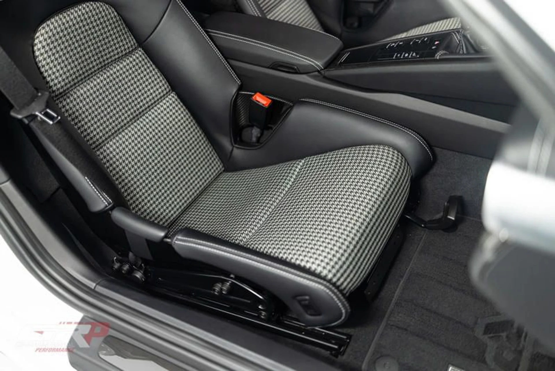 mph032_3304136742_2_A2_B34_C1_3_E2_E_47_E6_95_B0_4_EE_1_FC_9_AEC_4_D_1c085962fc