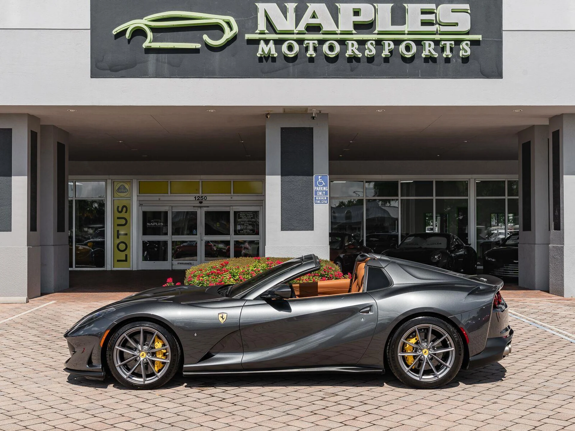 mph032_3308405837_Used_2022_Ferrari_812_GTS_Convertible_1784905693_f1f7571b22