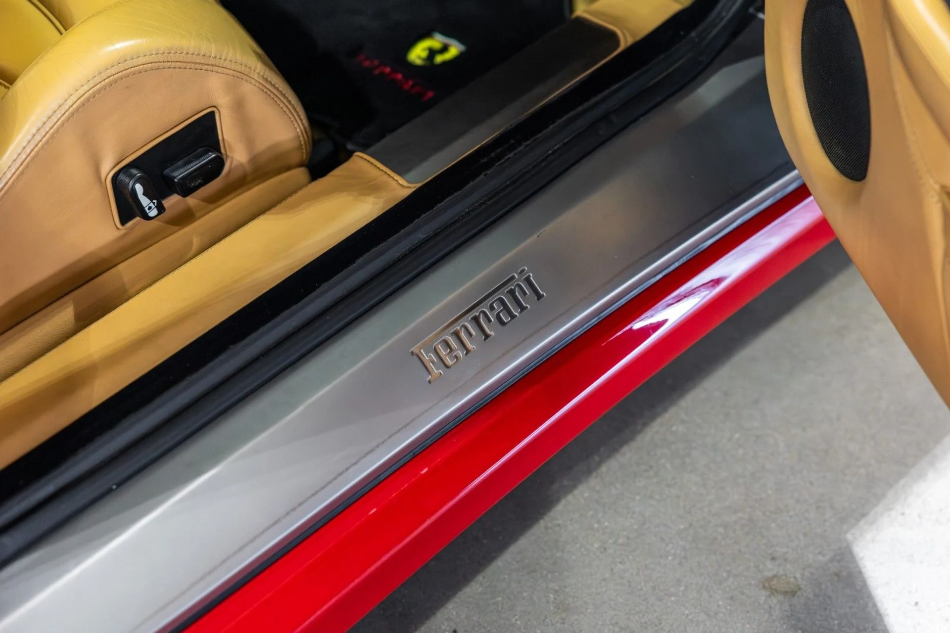 mph032_3312160993_d_Q_c282c936b8