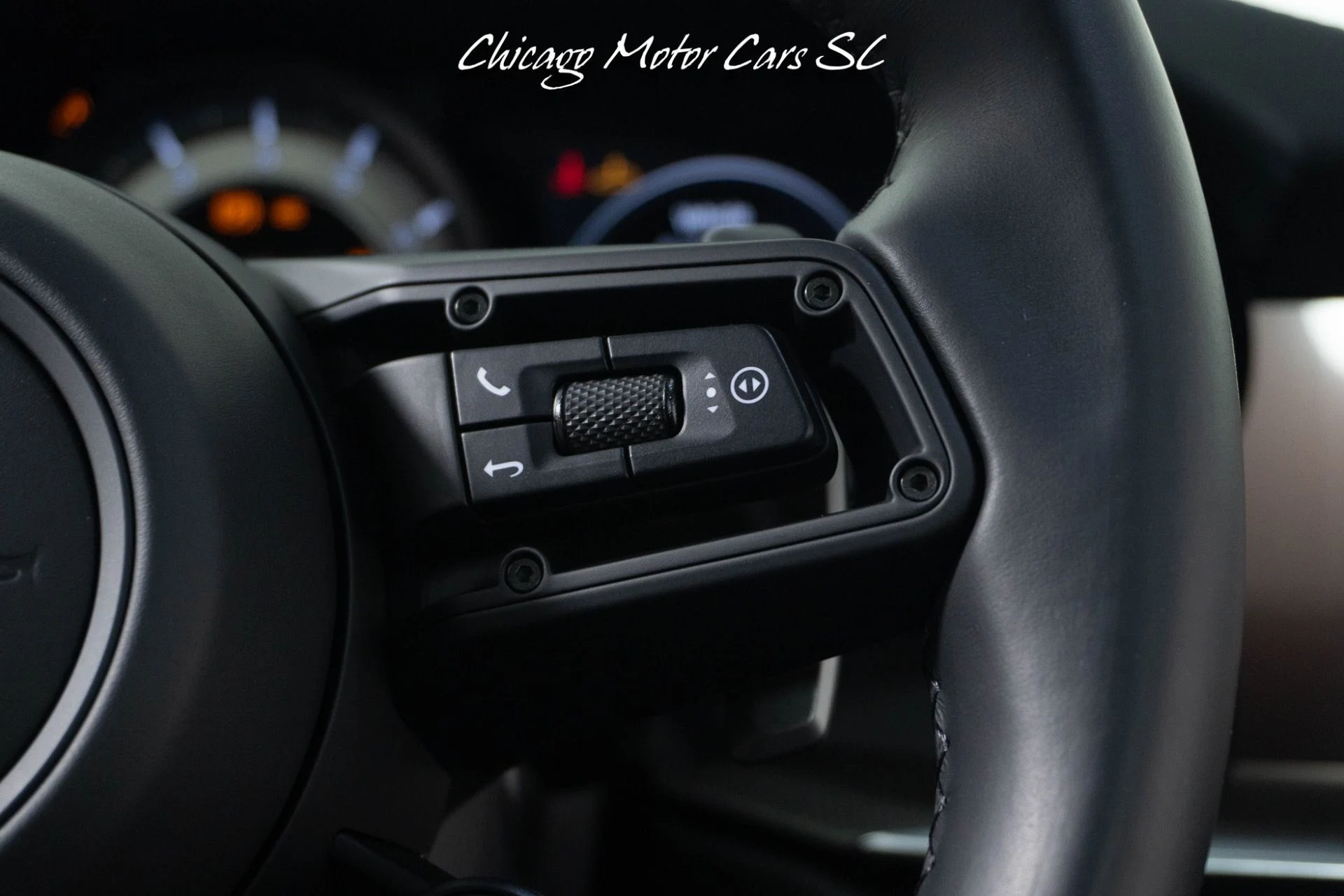 mph032_3323681877_13540_p33_l_56b40a3b97